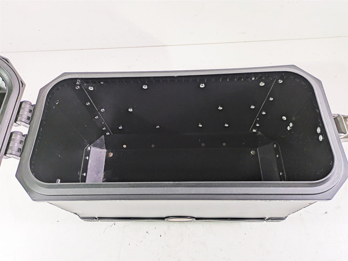 2016 Moto Guzzi Stelvio 1200 8V NTX Left Saddlebag Saddle Bag Case + Keys 886930 {{ shop.shopifyCountryName }} - Mototech271