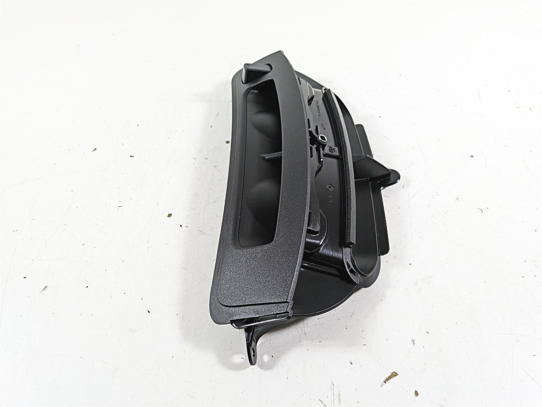 2015 Harley Touring FLHXS Street Glide Front Air Duct Inlet Vent 29200038 {{ shop.shopifyCountryName }} - Mototech271
