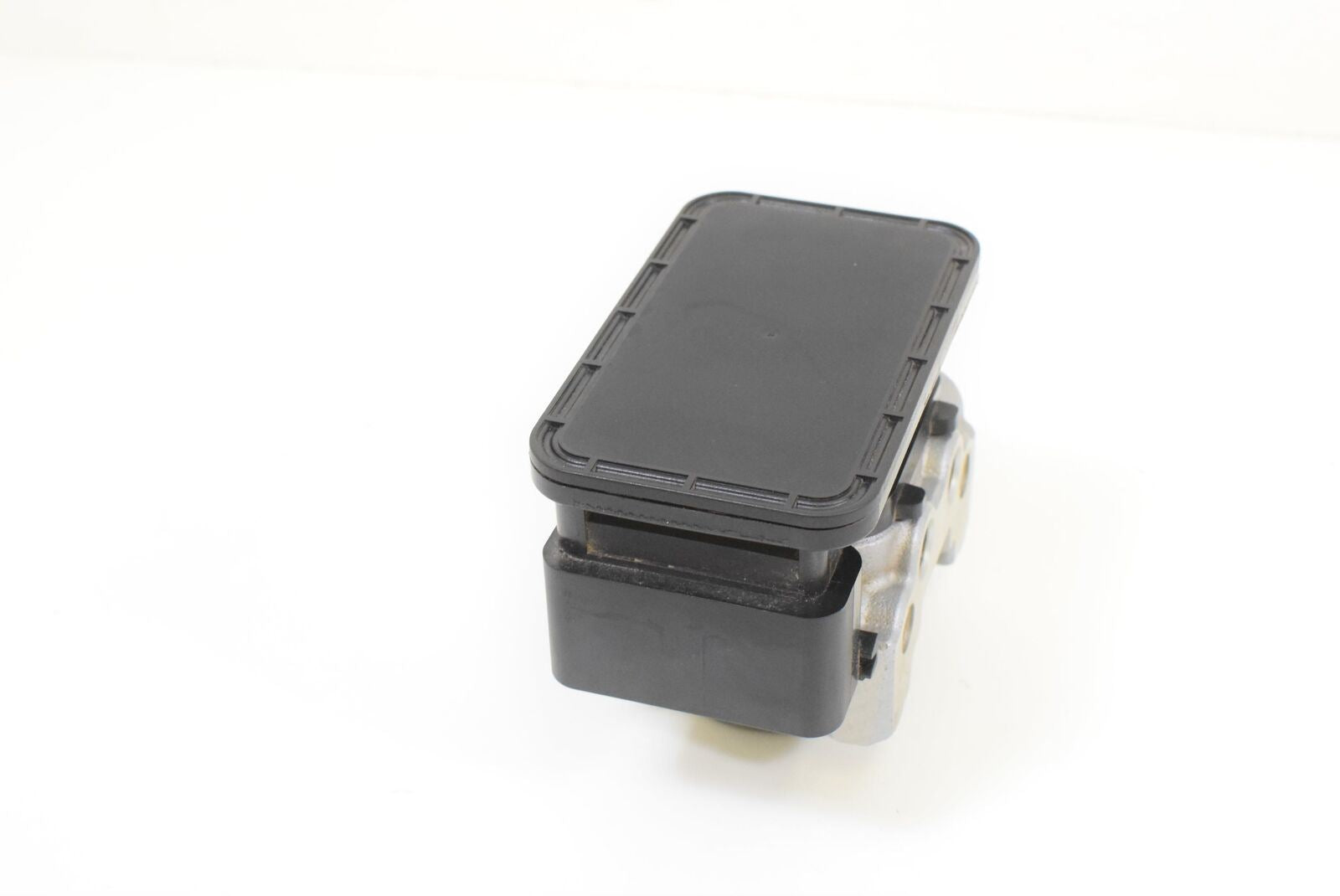2015 Suzuki GSXR1300R Hayabusa Abs Brake Pump Module 55610-15H01 {{ shop.shopifyCountryName }} - Mototech271