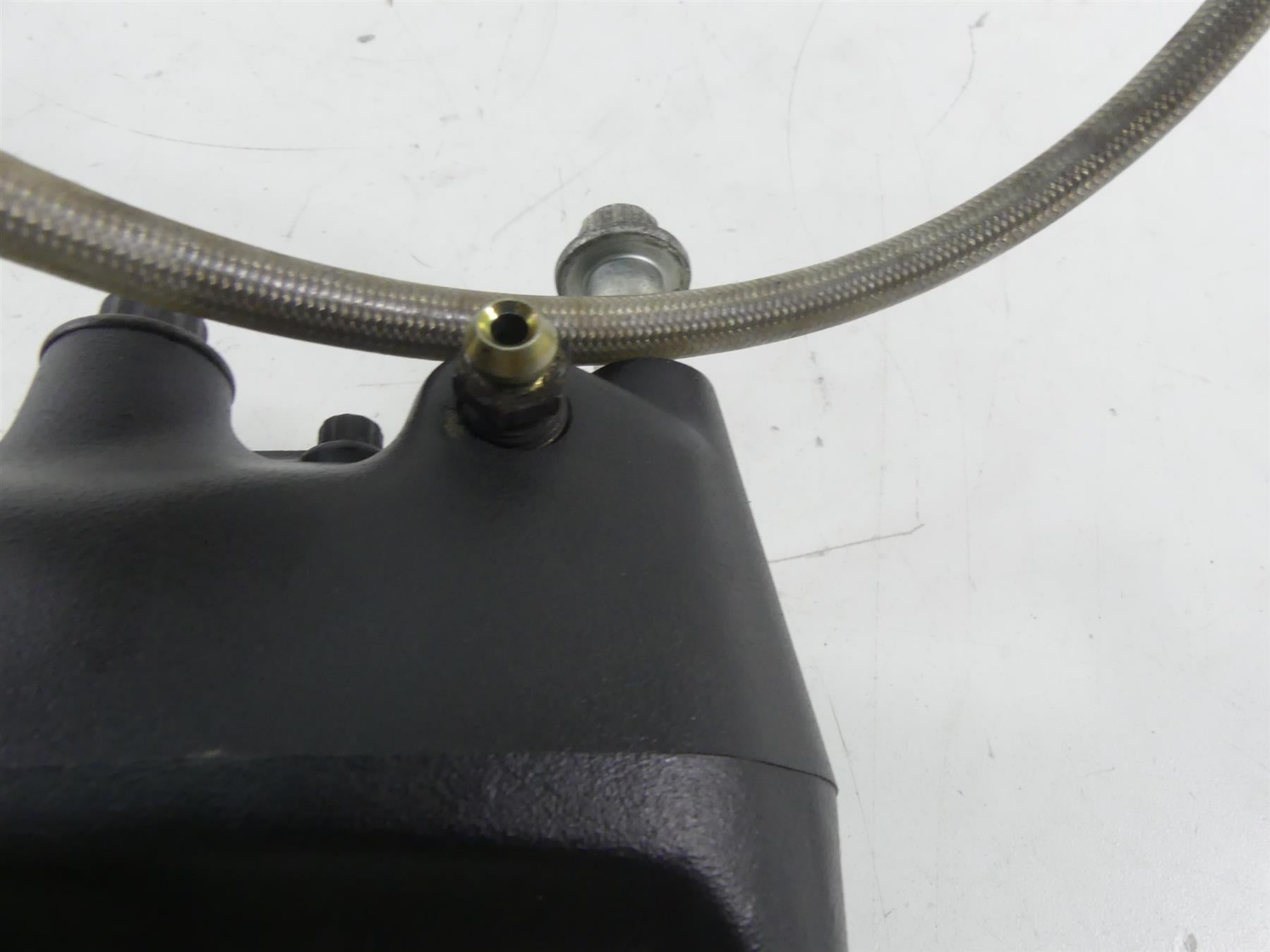 2005 Harley FXDWGI Dyna Wide Glide Front Brake Caliper + Line 44046-00D {{ shop.shopifyCountryName }} - Mototech271
