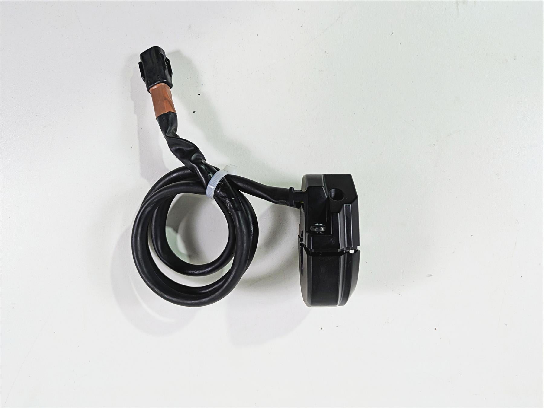 2024 Triumph Tiger 900 GT Ride Fly By Wire Throttle Sensor T2042074 {{ shop.shopifyCountryName }} - Mototech271