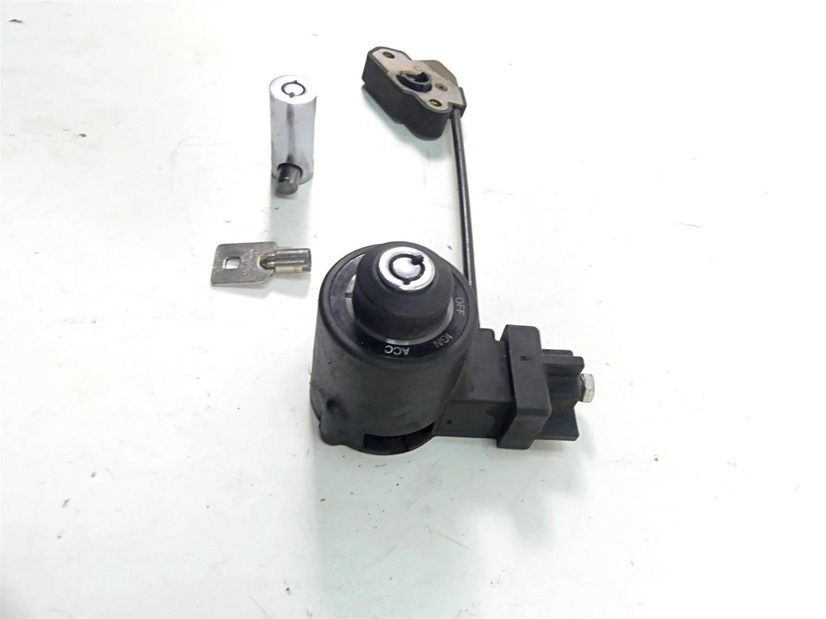 2005 Harley VRSCSE CVO V-Rod Ignition Switch Key Lock Set 71403-01 {{ shop.shopifyCountryName }} - Mototech271