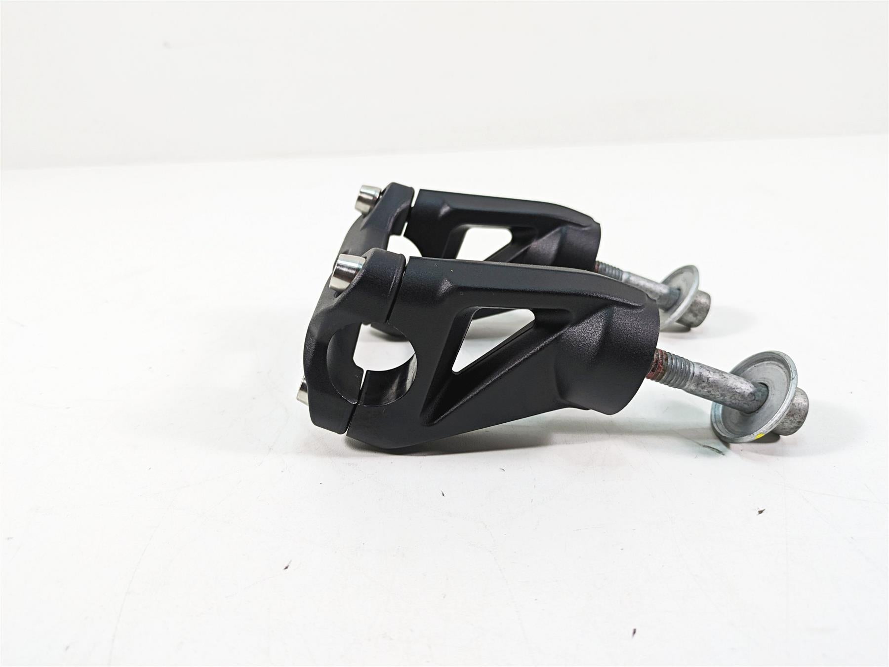 2020 Moto Guzzi V85 TT Adventure Handlebar Steering Riser Holder Set 2B004163 {{ shop.shopifyCountryName }} - Mototech271