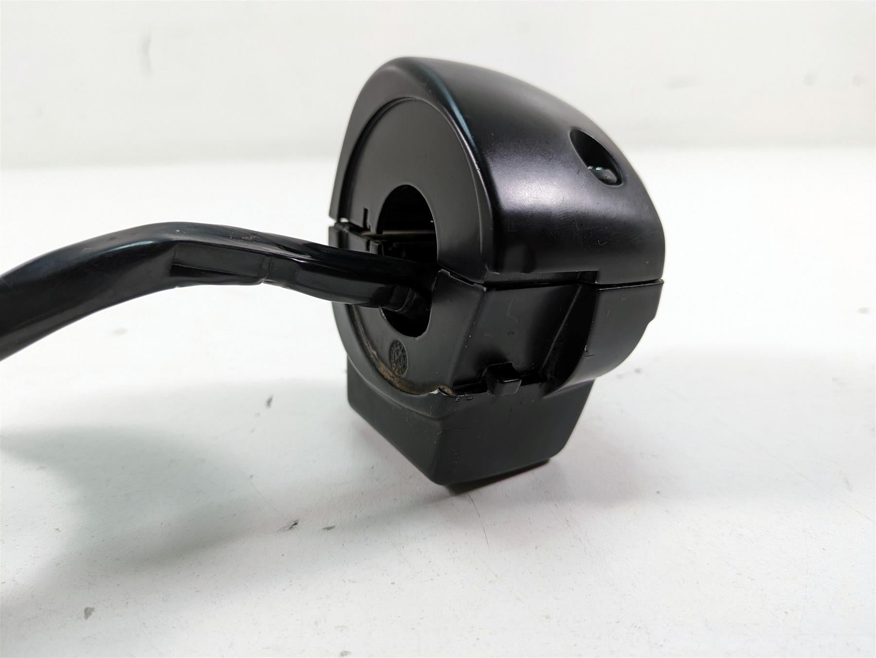 2006 Harley Touring FLHTCUI Electra Glide Left Hand Control Switch 71682-06A {{ shop.shopifyCountryName }} - Mototech271
