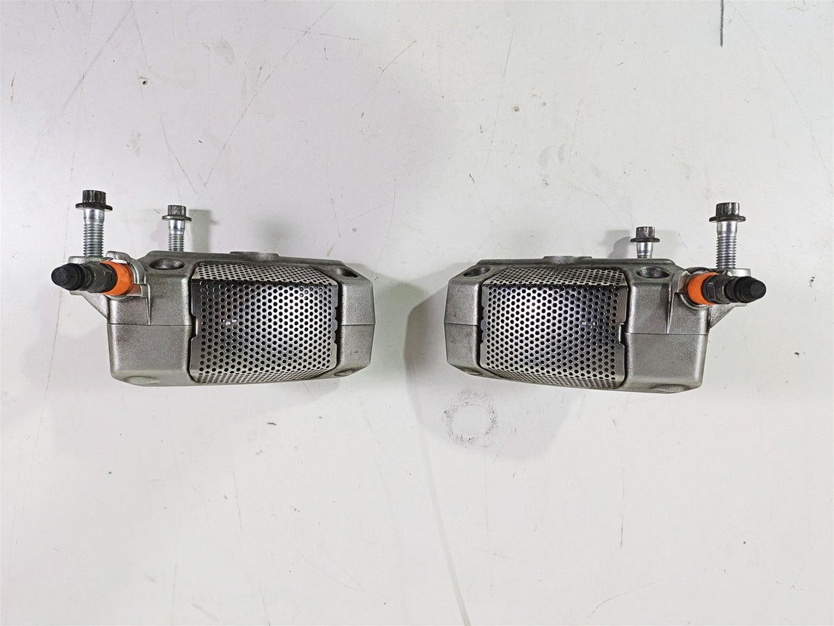 2017 Harley Touring FLHTKSE CVO E-Glide Front Brake Caliper Set 42938-08 {{ shop.shopifyCountryName }} - Mototech271