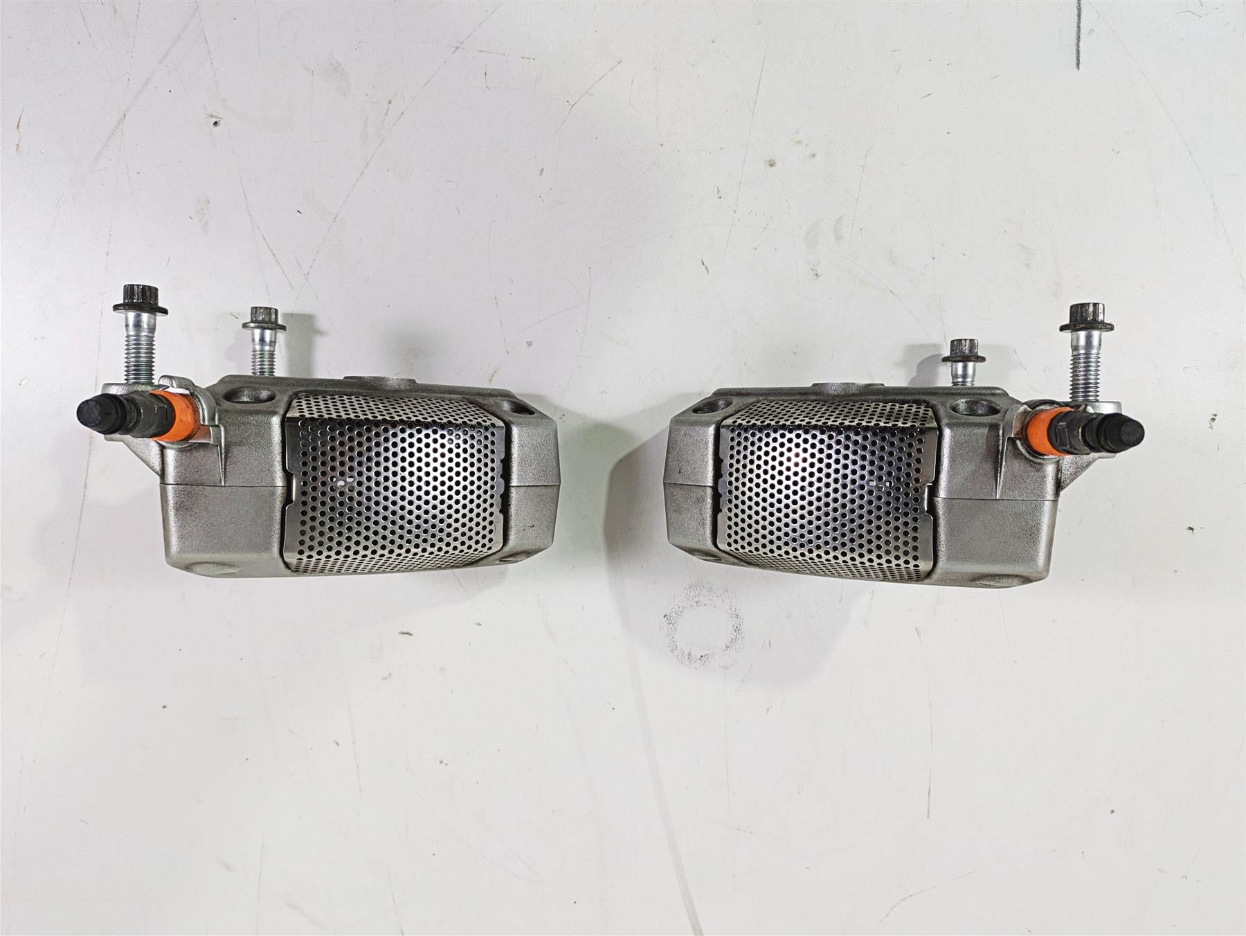 2017 Harley Touring FLHTKSE CVO E-Glide Front Brake Caliper Set 42938-08 {{ shop.shopifyCountryName }} - Mototech271