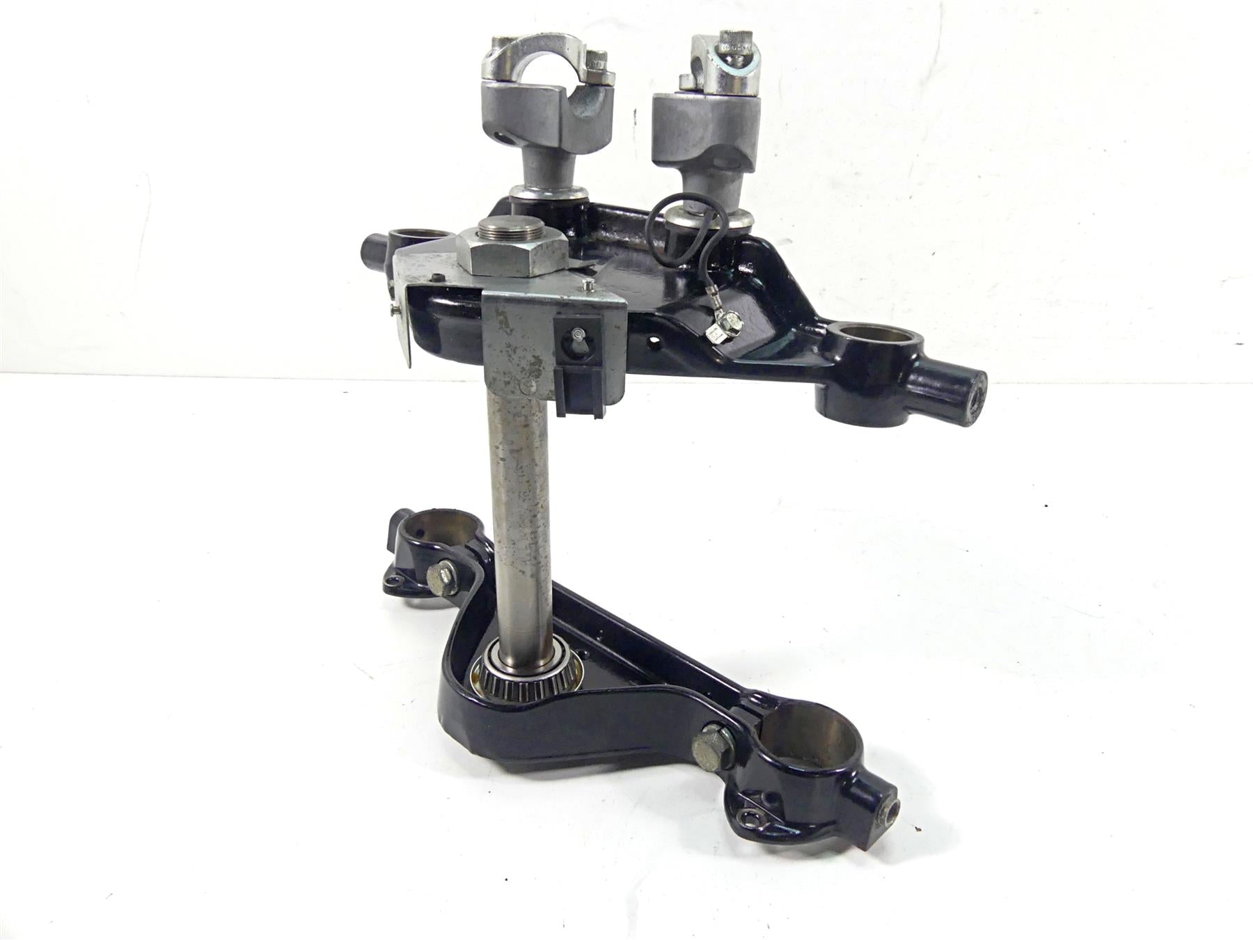 2004 Harley Touring FLHTCUI Electra Glide Upper Lower Triple Tree Set 45446-87A {{ shop.shopifyCountryName }} - Mototech271