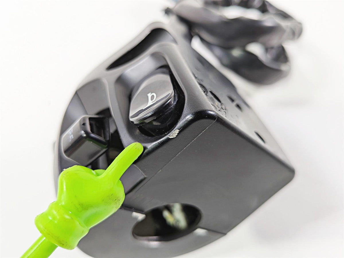2013 Victory Vision Tour Left Hand Windshield Light Control Switch 4011993 {{ shop.shopifyCountryName }} - Mototech271