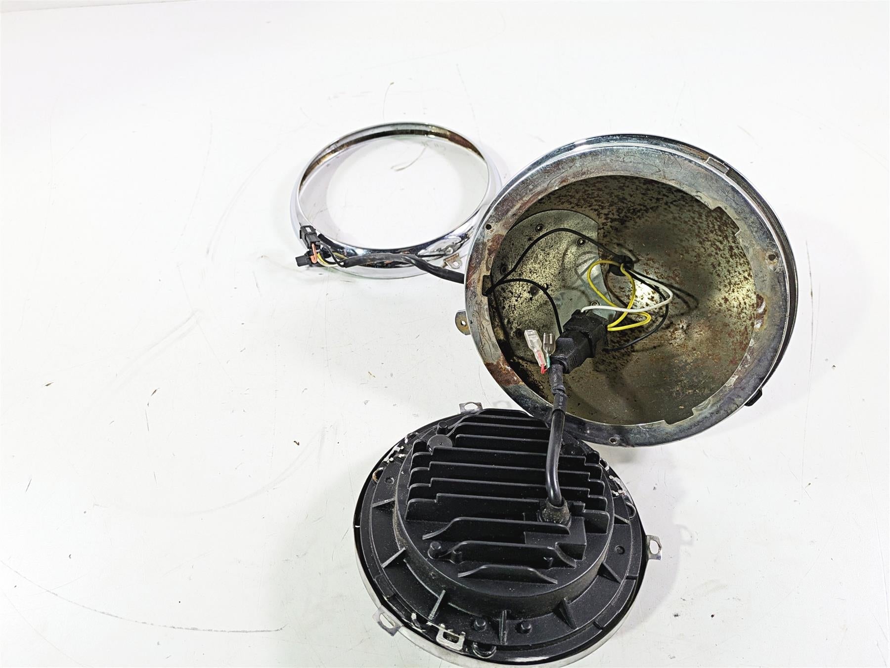 2004 Harley FLSTCI Softail Heritage Headlight & Led Halo Bulb Lens 67903-00 {{ shop.shopifyCountryName }} - Mototech271