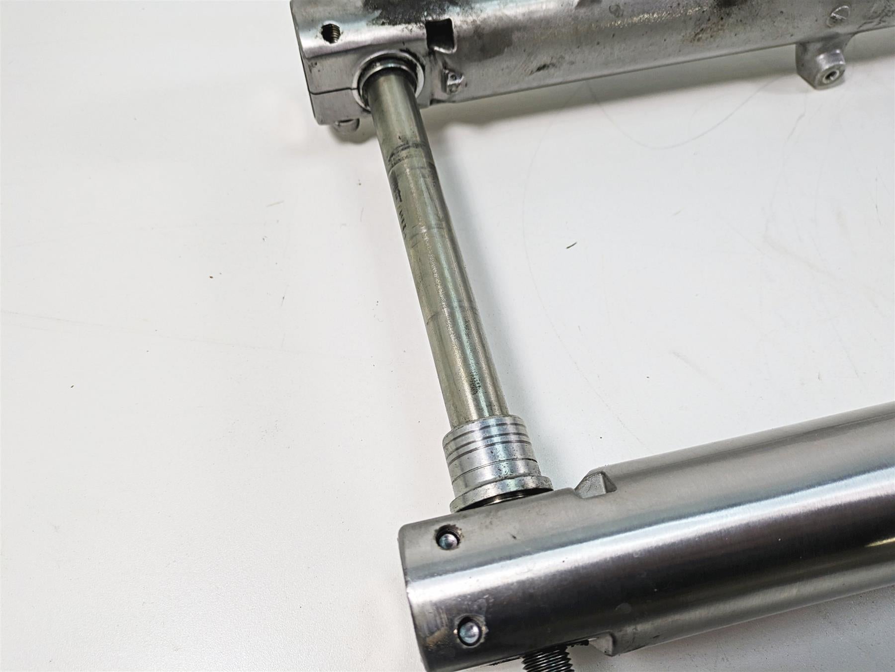 2006 Honda VT1100 C2 Shadow Front Forks Triple Tree 51400-MCK-A01 51401-MCK-A01 {{ shop.shopifyCountryName }} - Mototech271