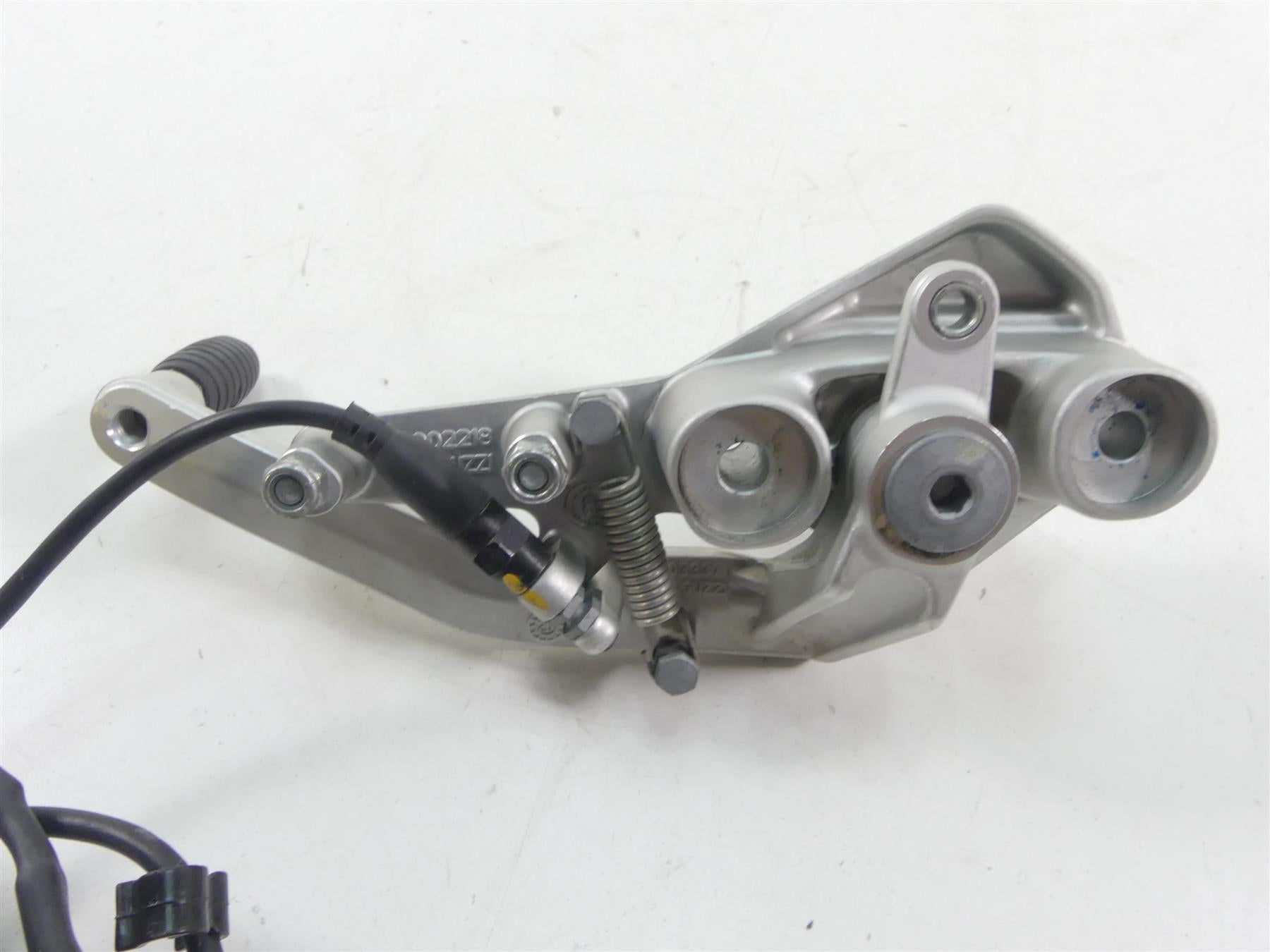 2019 Moto Guzzi V7 III Stone 750 Right Footpeg Mount & Brake Pedal 2B003336 {{ shop.shopifyCountryName }} - Mototech271