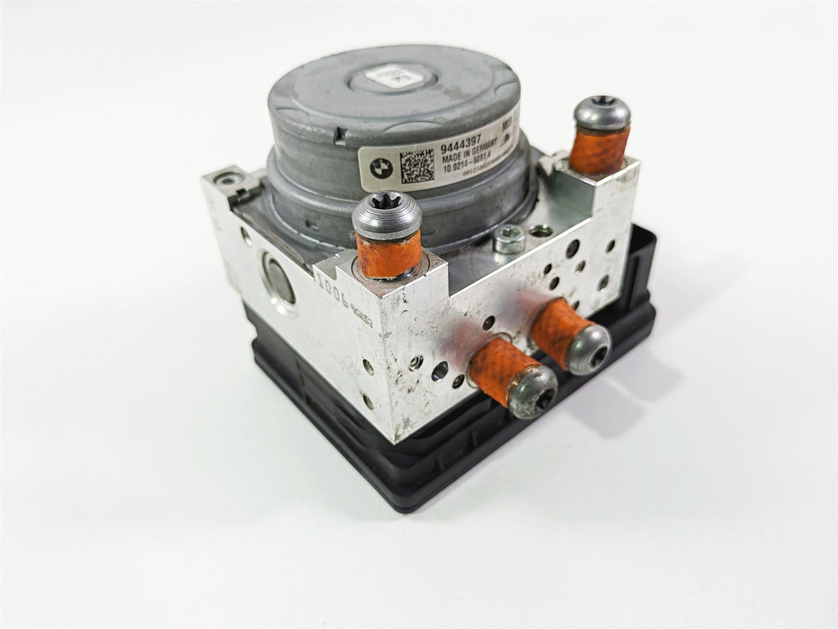 2019 BMW R1250RT K52 Abs Brake Pump Module 9444397 34519444398 {{ shop.shopifyCountryName }} - Mototech271