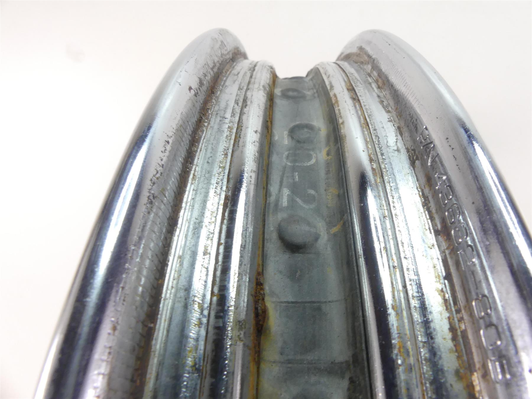 2006 Harley Sportster XL1200 Custom Front Wheel Rim 21x2.15 - Read 43557-05A {{ shop.shopifyCountryName }} - Mototech271