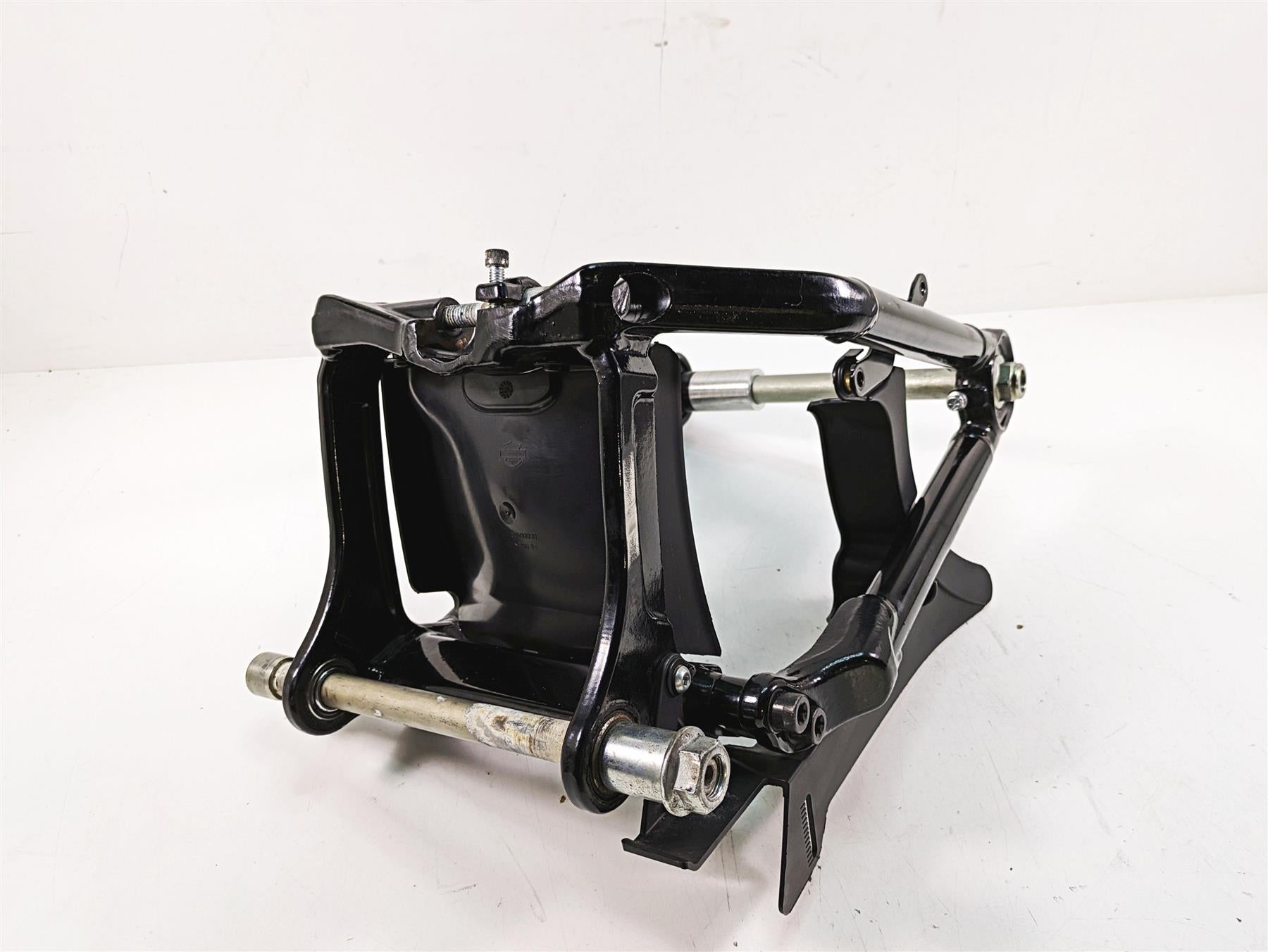 2020 Harley Softail FXBB Street Bob Swingarm + Axle & Guards - Read 47400099BHP {{ shop.shopifyCountryName }} - Mototech271