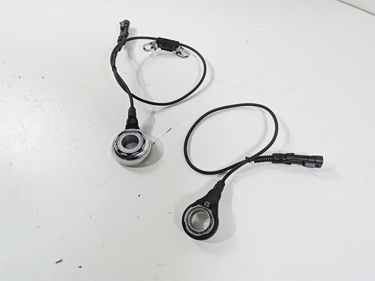 2010 Harley Touring FLHXSE CVO Street Glide Abs Brake Speed Sensor Set 40614-08 {{ shop.shopifyCountryName }} - Mototech271