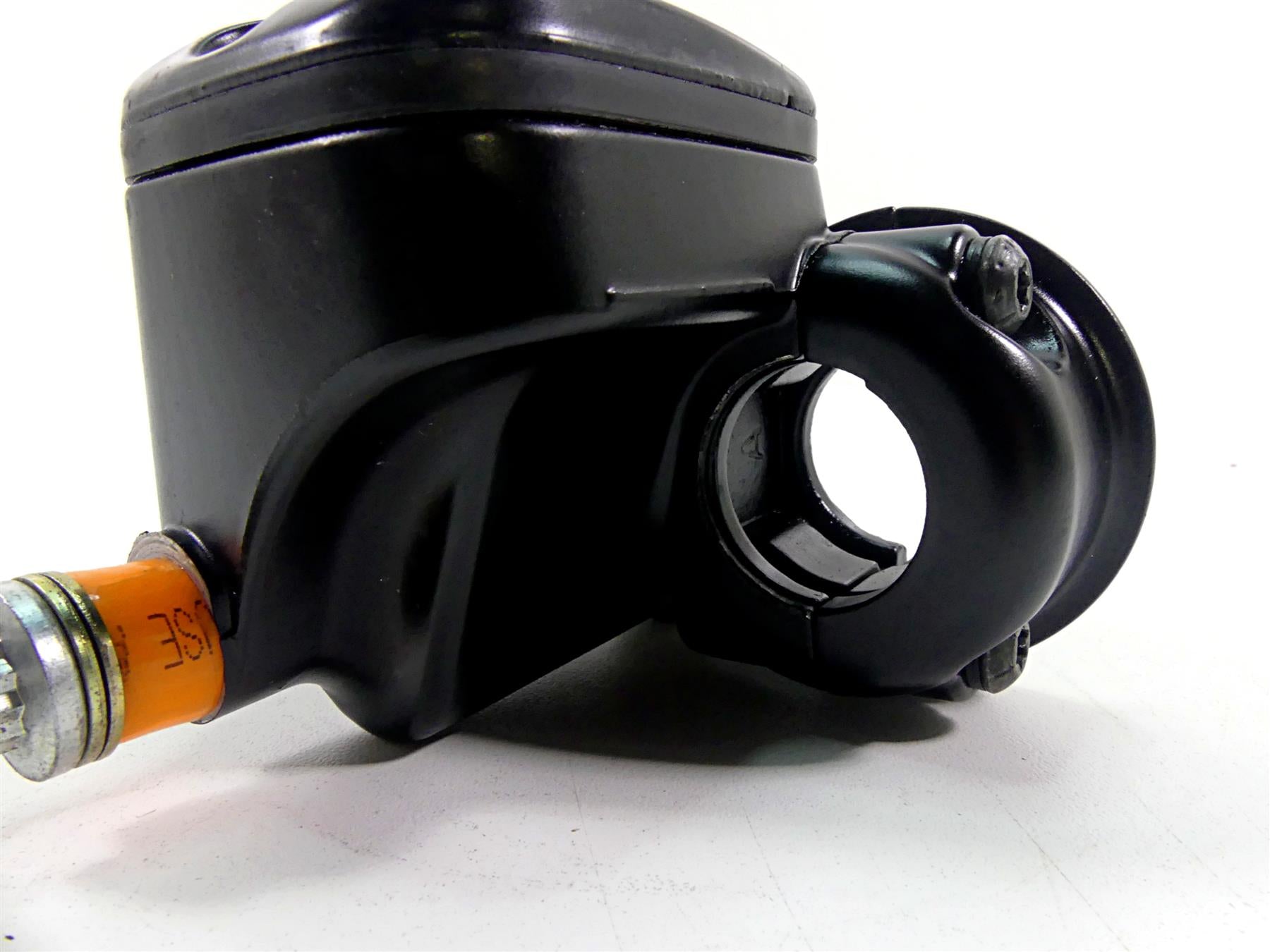 2010 Harley FXDF Dyna Fat Bob Front Brake Master Cylinder 9/16 -Read 45170-08E {{ shop.shopifyCountryName }} - Mototech271