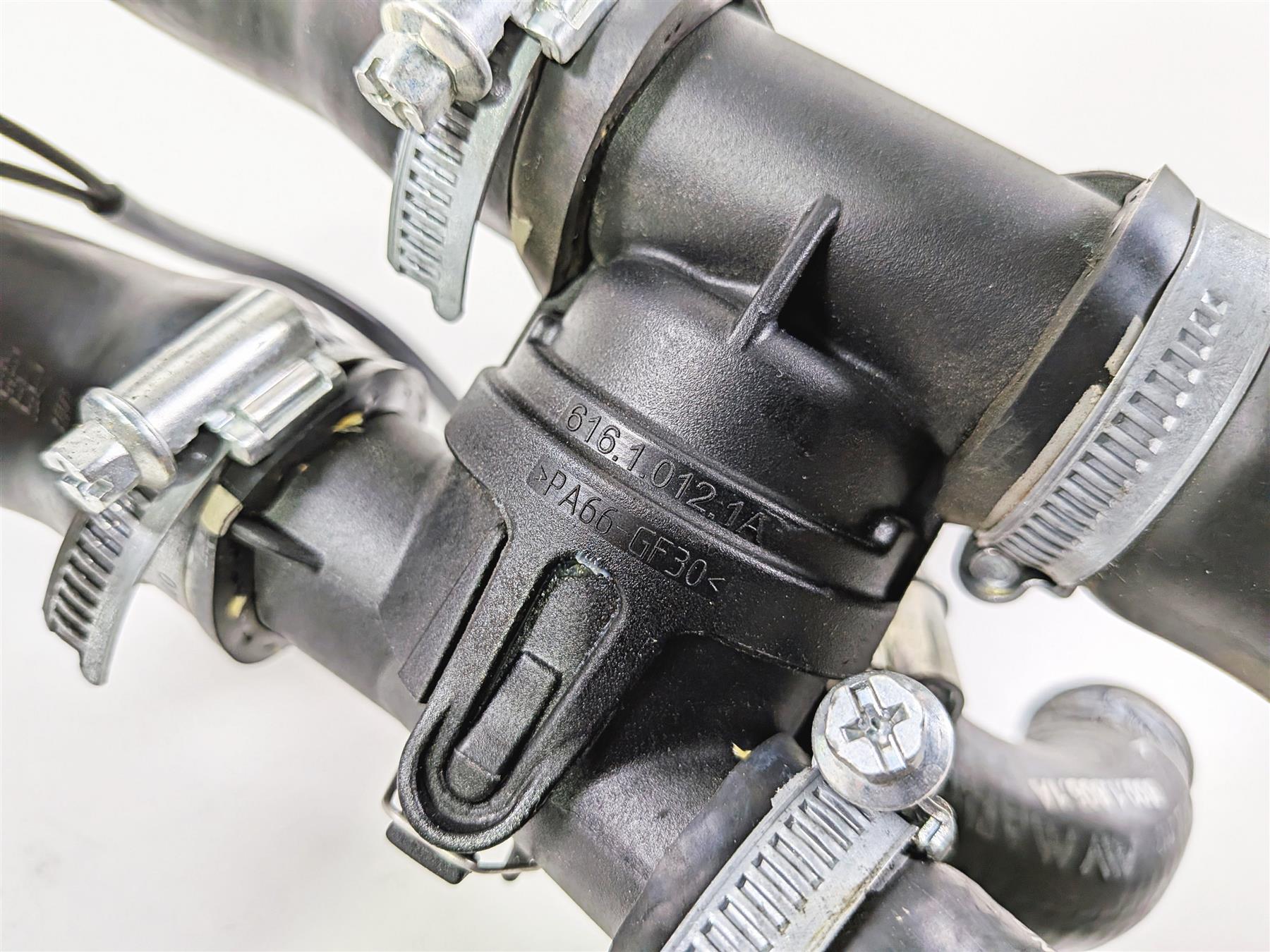 2019 Ducati Panigale V4S V4 S Corse Radiator Hoses & Thermostat 55320161A {{ shop.shopifyCountryName }} - Mototech271