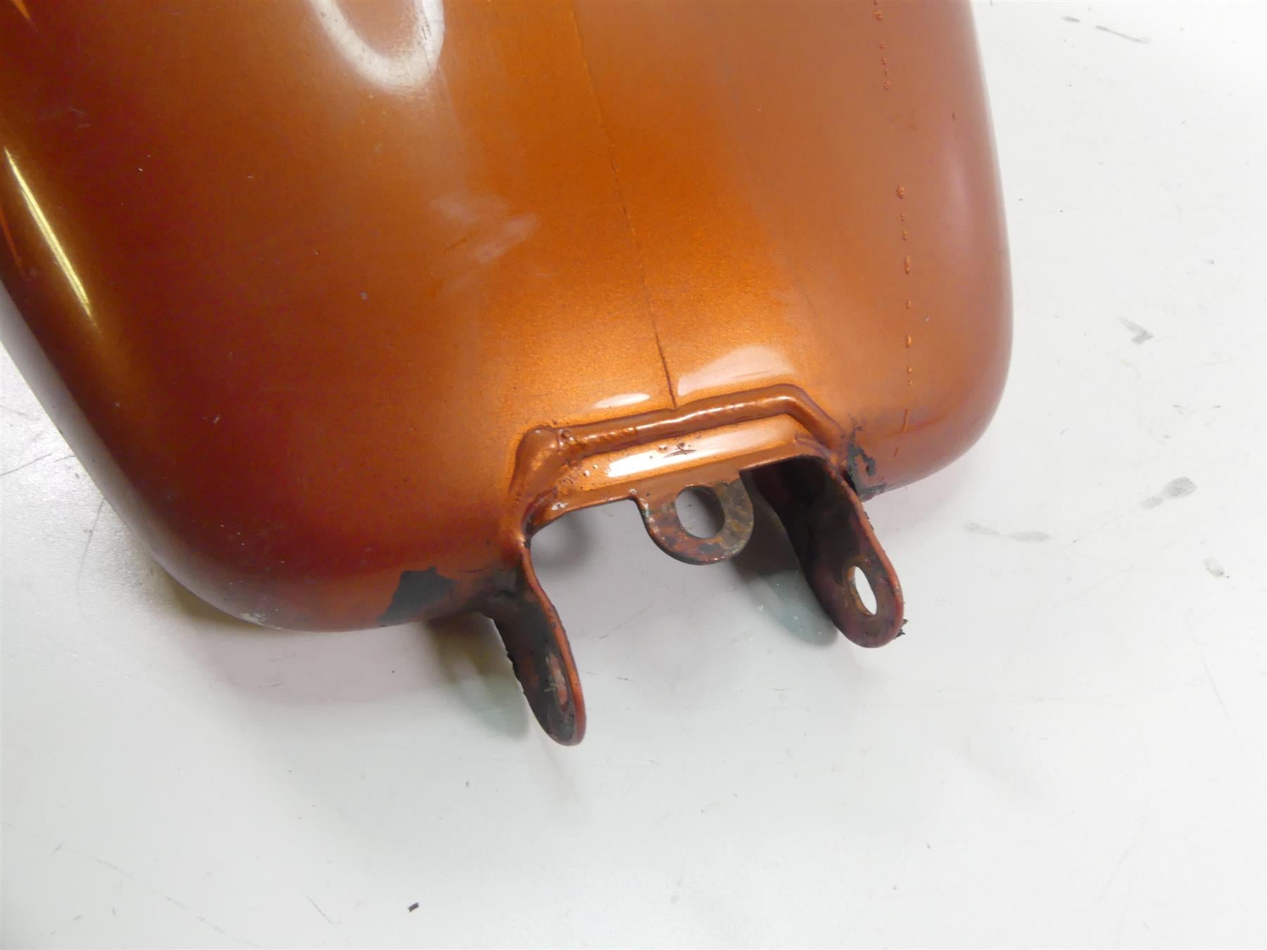 2011 Harley FXDWG Dyna Wide Glide Fuel Gas Petrol Tank Reservoir - Read 61000707 {{ shop.shopifyCountryName }} - Mototech271