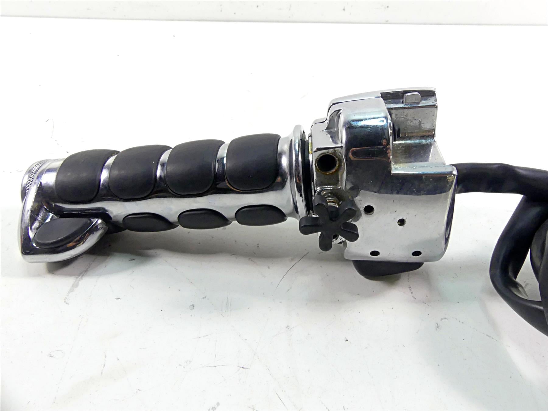 2002 Harley FLSTCI Softail Heritage Chrome Right Hand Control Switch 71684-06A {{ shop.shopifyCountryName }} - Mototech271
