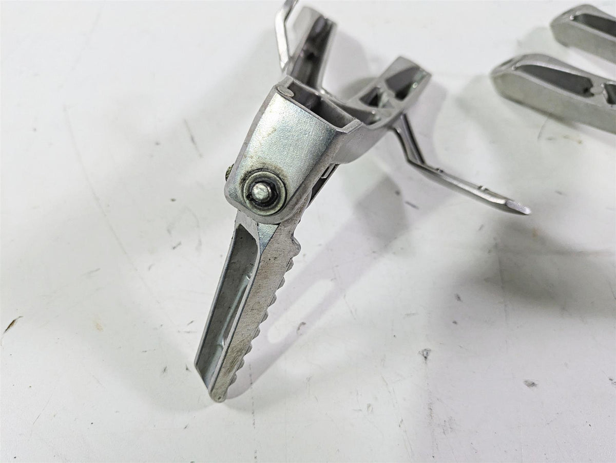 2017 Honda CBR600RR Rear Passenger Footpeg Set 50750-MFJ-D00 50760-MFJ-D00 {{ shop.shopifyCountryName }} - Mototech271