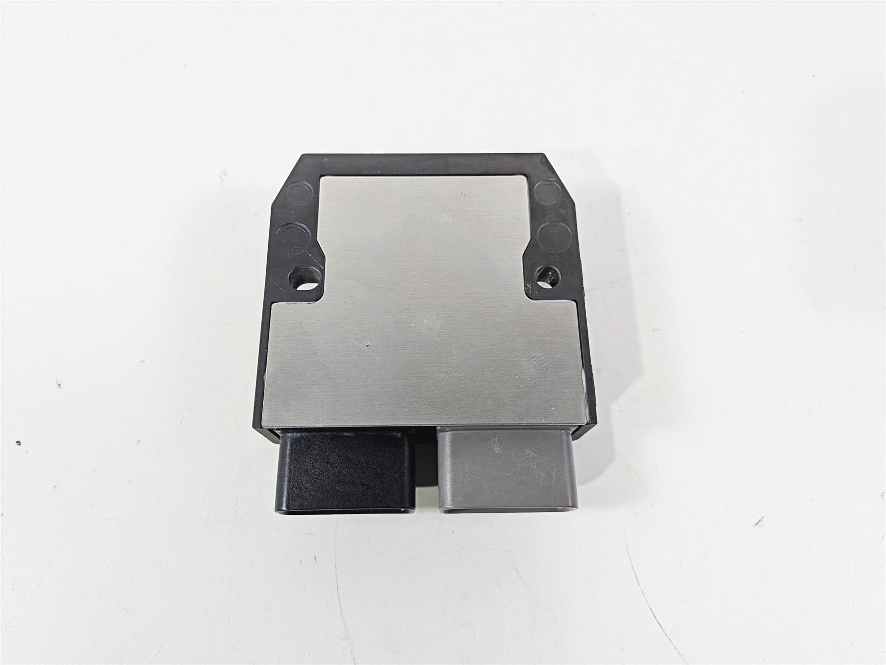 2023 Yamaha MT10 MTN1000 Rectifier Voltage Regulator 1D7-81960-10-00 FH027AA {{ shop.shopifyCountryName }} - Mototech271