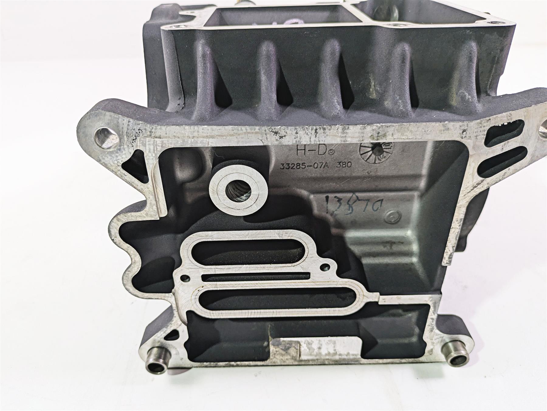 2007 Harley Touring FLHRSE CVO Road King 6-Sp Transmission Housing 33162-07A {{ shop.shopifyCountryName }} - Mototech271
