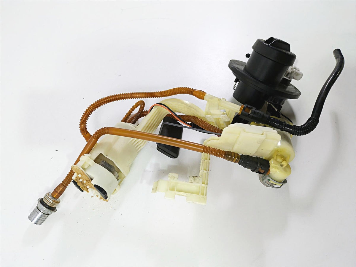 2010 Harley Touring FLHTK Electra Glide Fuel Gas Petrol Pump -Read 75069-08D {{ shop.shopifyCountryName }} - Mototech271