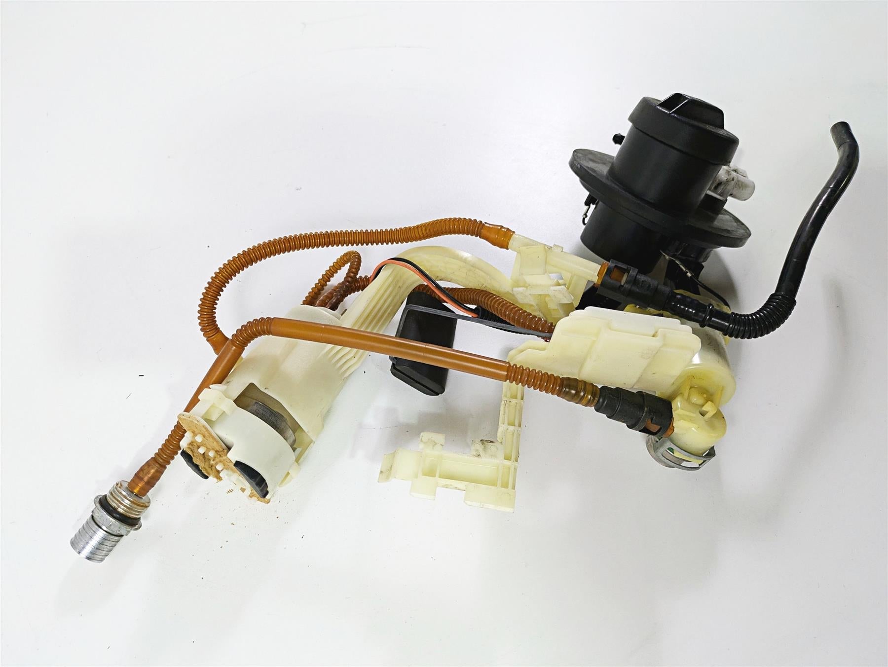 2010 Harley Touring FLHTK Electra Glide Fuel Gas Petrol Pump -Read 75069-08D {{ shop.shopifyCountryName }} - Mototech271