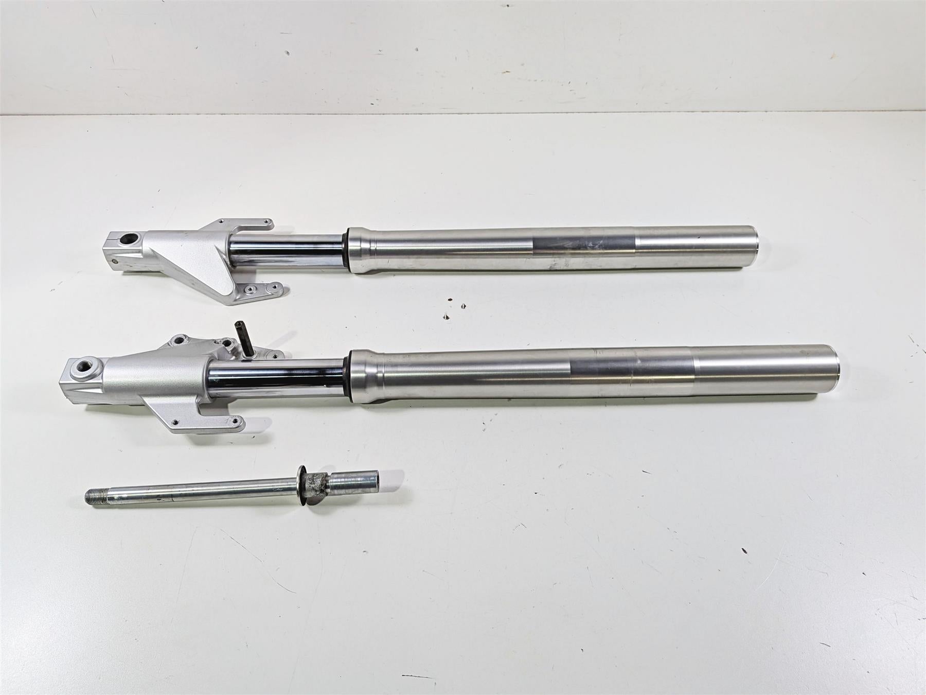 2005 Suzuki VZ800 M50 Boulevard Straight Front Fork Set 51103-39G00 51104-39G00 {{ shop.shopifyCountryName }} - Mototech271