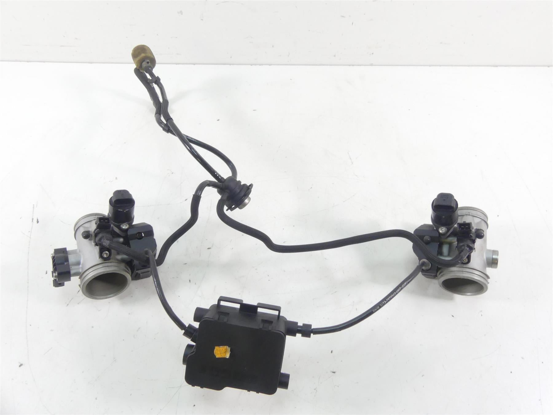 2008 BMW R1200GS K25 Bing Throttle Body Set & Cables 13547672731 13547672732 | Mototech271