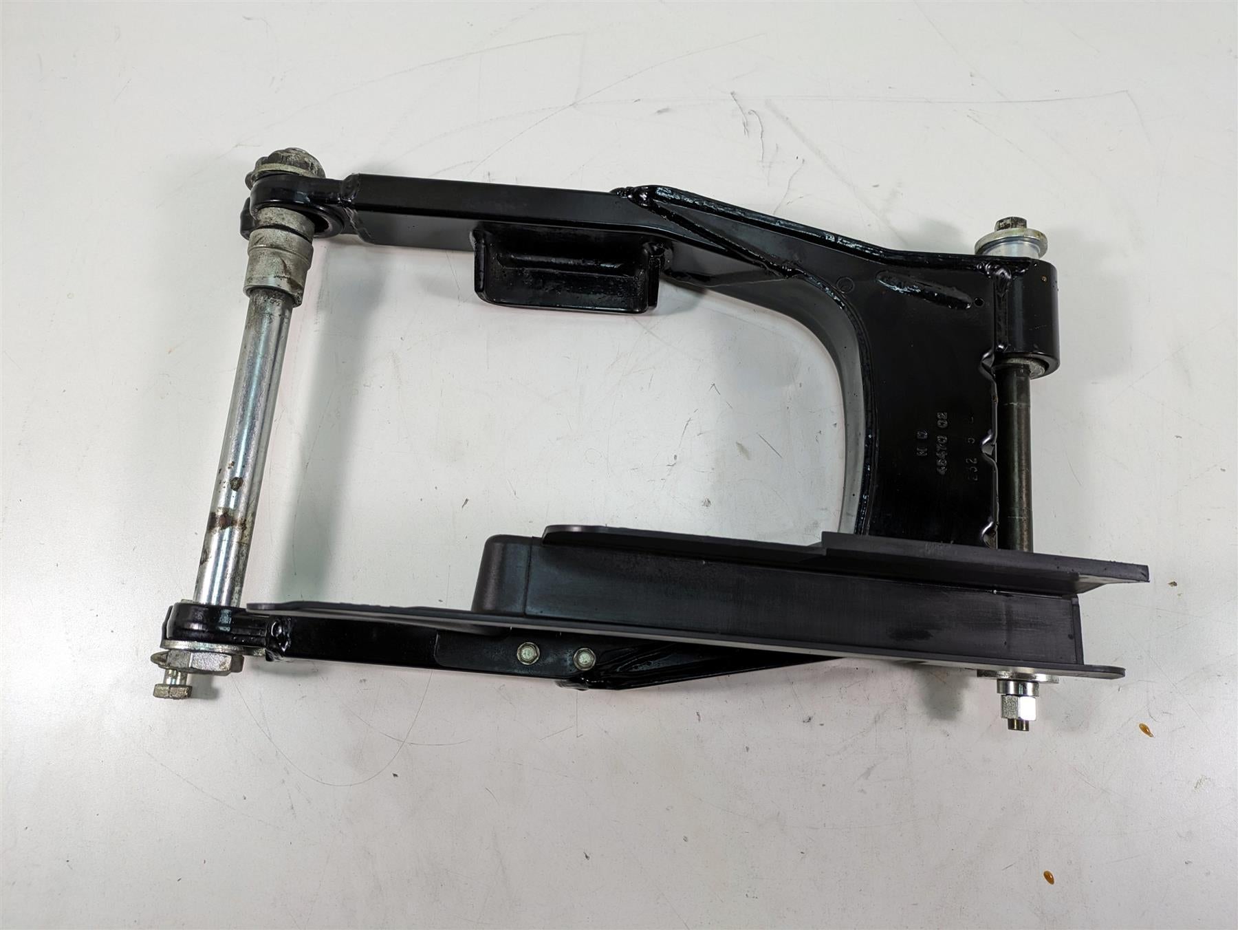 2006 Harley Touring FLHTCUI Electra Glide Rear Swing Arm Swingarm 1" 47549-02A {{ shop.shopifyCountryName }} - Mototech271