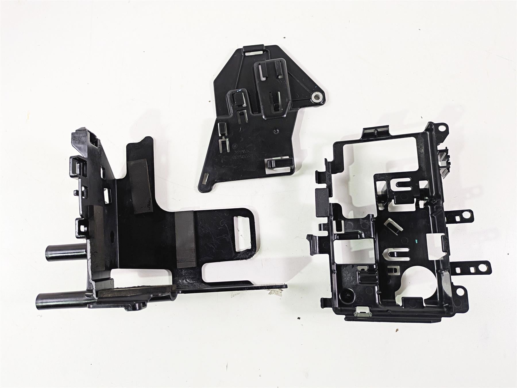 2020 Harley Softail FXST Standard Electrical Carrier Plastic Set 66000126 {{ shop.shopifyCountryName }} - Mototech271