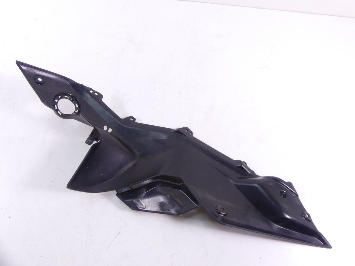 2016 BMW R1200RS K54 Between Leg Right Side Fairing 46638545320 {{ shop.shopifyCountryName }} - Mototech271