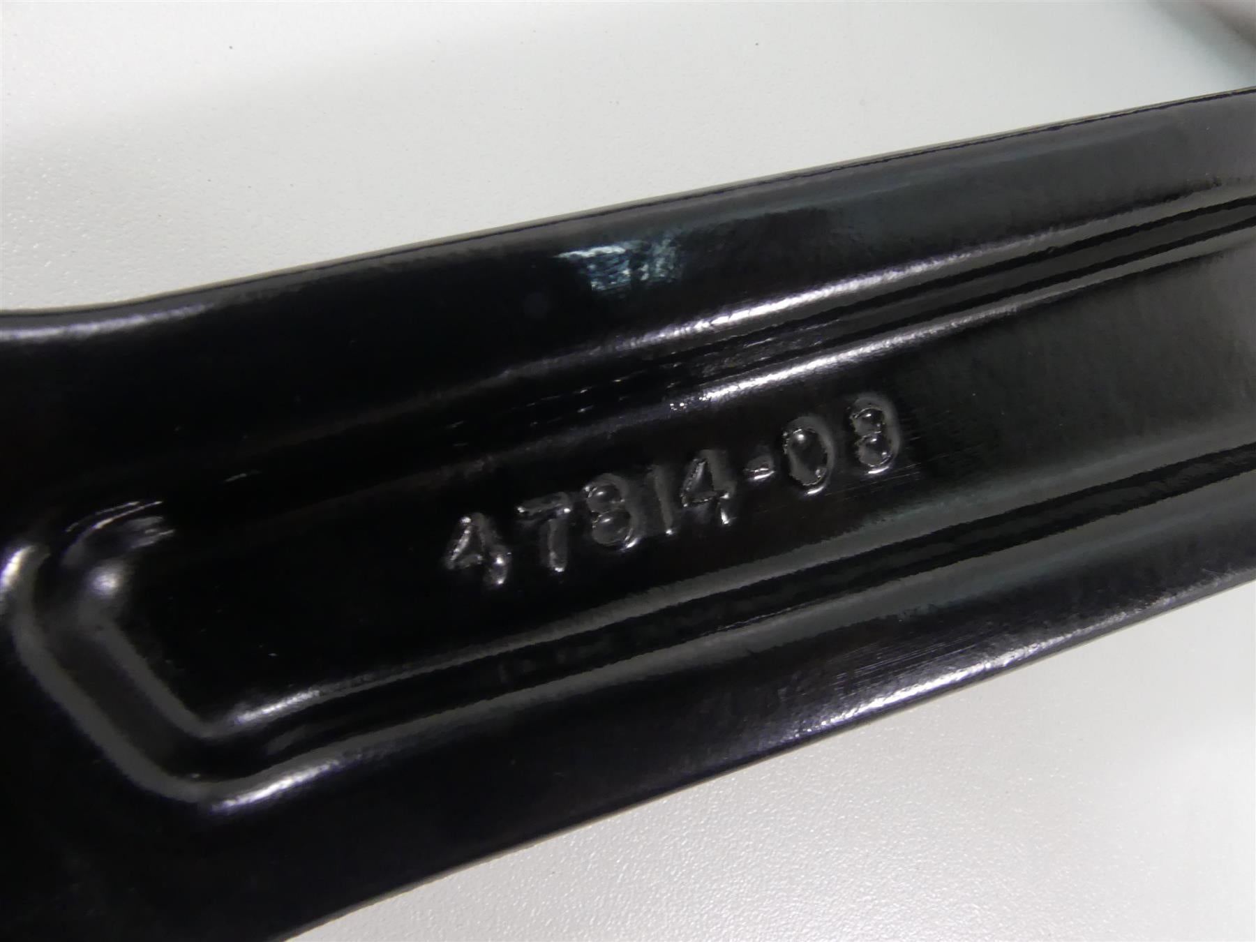 2008 Harley Softail FLSTSB Cross Bones Rear Fender Struts Support 47812-08 {{ shop.shopifyCountryName }} - Mototech271