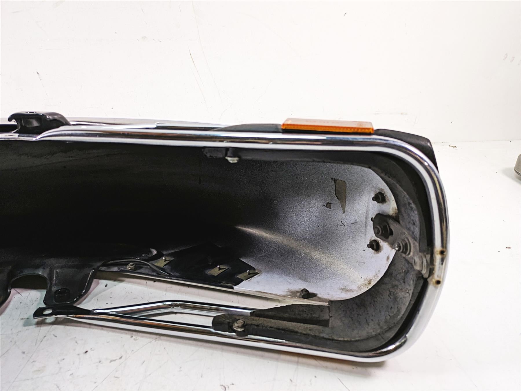 2008 Harley FLHTCU Electra Glide Front Fender White Black Gold Pearl 59087-00B {{ shop.shopifyCountryName }} - Mototech271