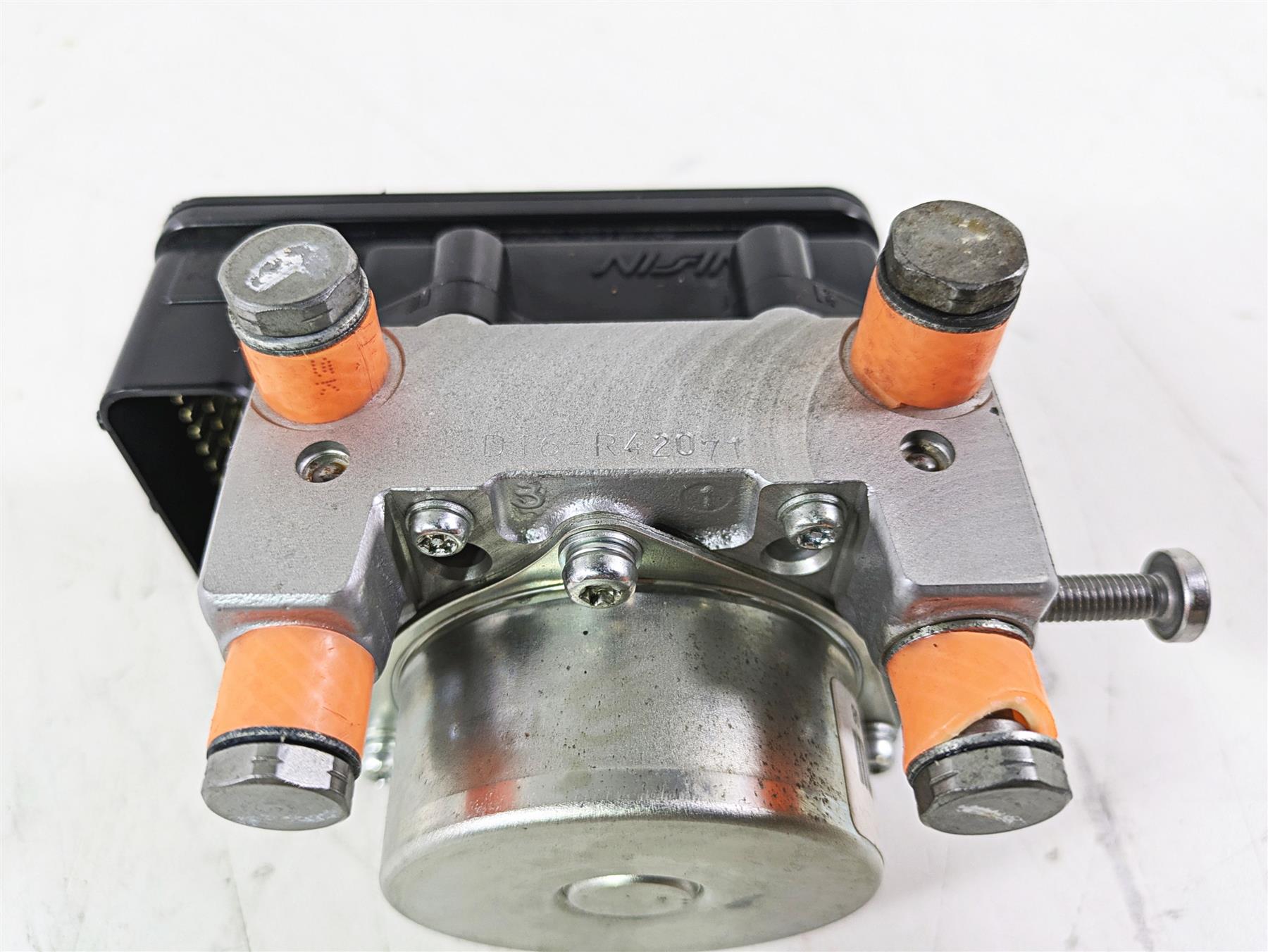 2015 Triumph Tiger Explorer XC Abs Brake Pump Unit Module T2026501 {{ shop.shopifyCountryName }} - Mototech271