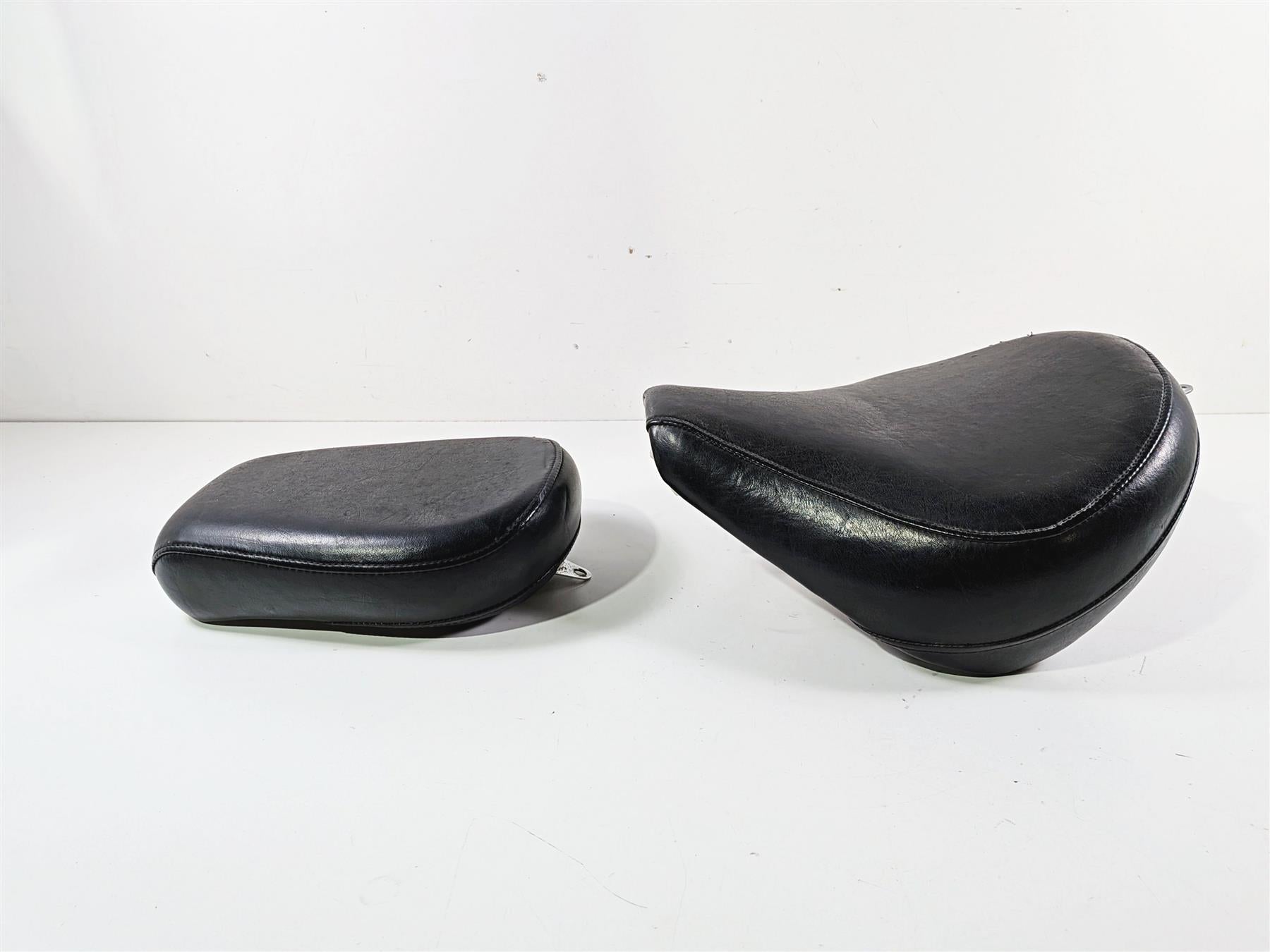 2002 Yamaha XVS650 V-Star Classic Front Rear Seat Saddle Set 5BN-24710 5SC-24750 {{ shop.shopifyCountryName }} - Mototech271