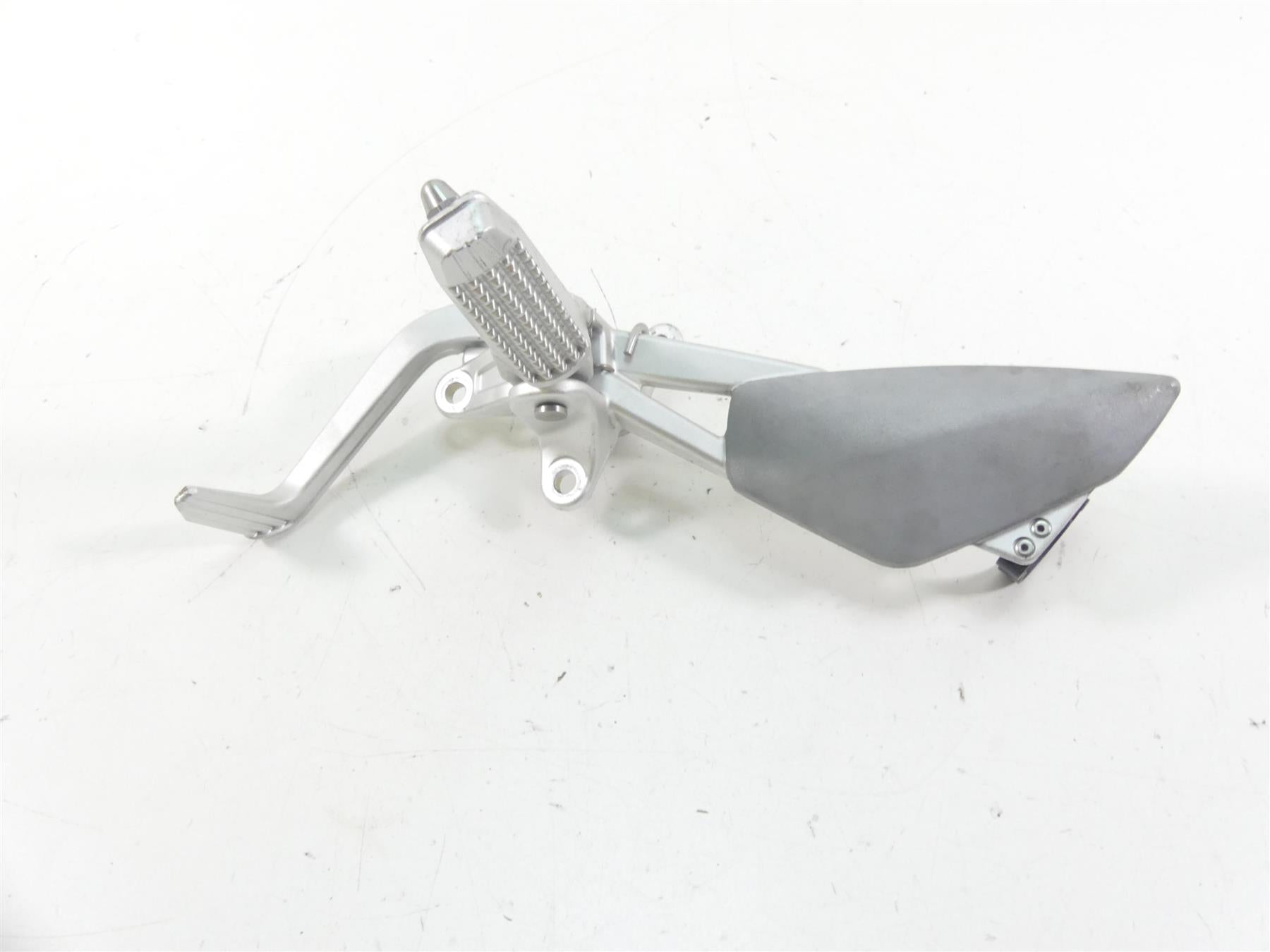 2009 BMW K1300 S K40 Right Footpeg Foot Peg& Brake Ped 46717660154 {{ shop.shopifyCountryName }} - Mototech271