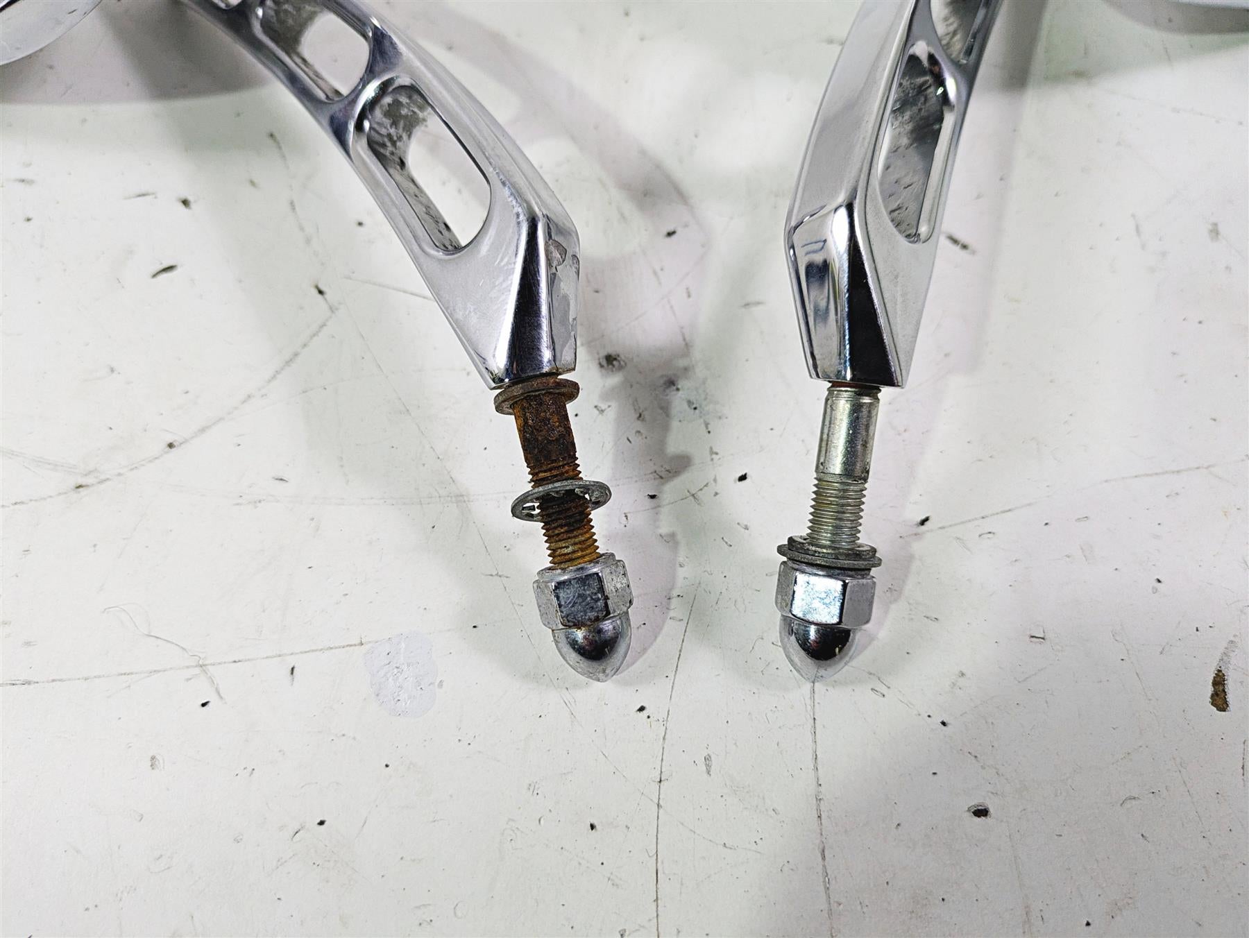 2007 Harley Touring FLHTCU SE CVO E-Glide Chrome Mirror Set - Pits 91951-07 {{ shop.shopifyCountryName }} - Mototech271