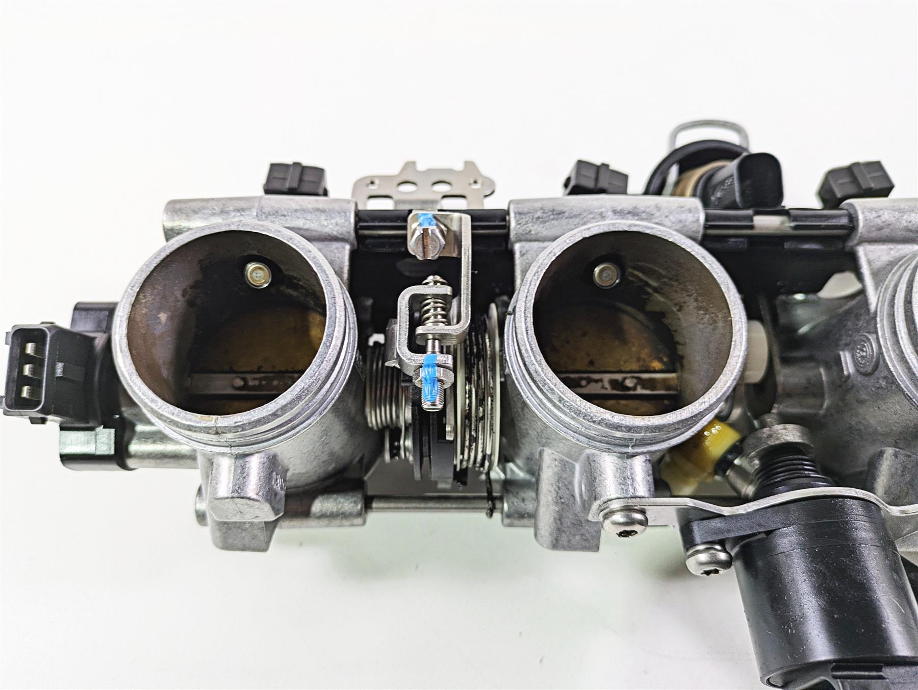 2014 BMW K1300S K40 Throttle Body Bodies Fuel Injectors Set 13547712156 {{ shop.shopifyCountryName }} - Mototech271