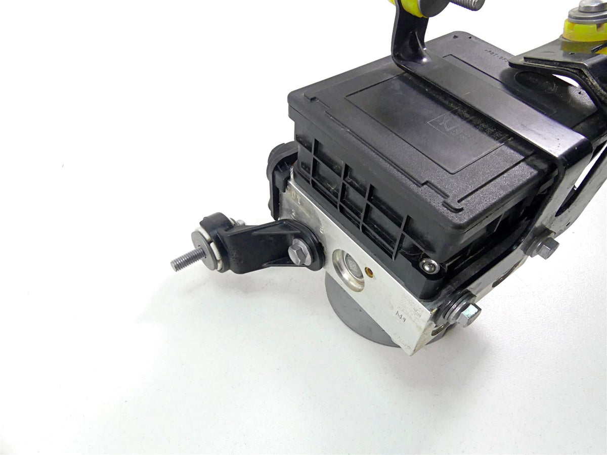 2022 Triumph Speed Triple 1200 RS Abs Brake Pump Module Unit T2025191 2022139 {{ shop.shopifyCountryName }} - Mototech271