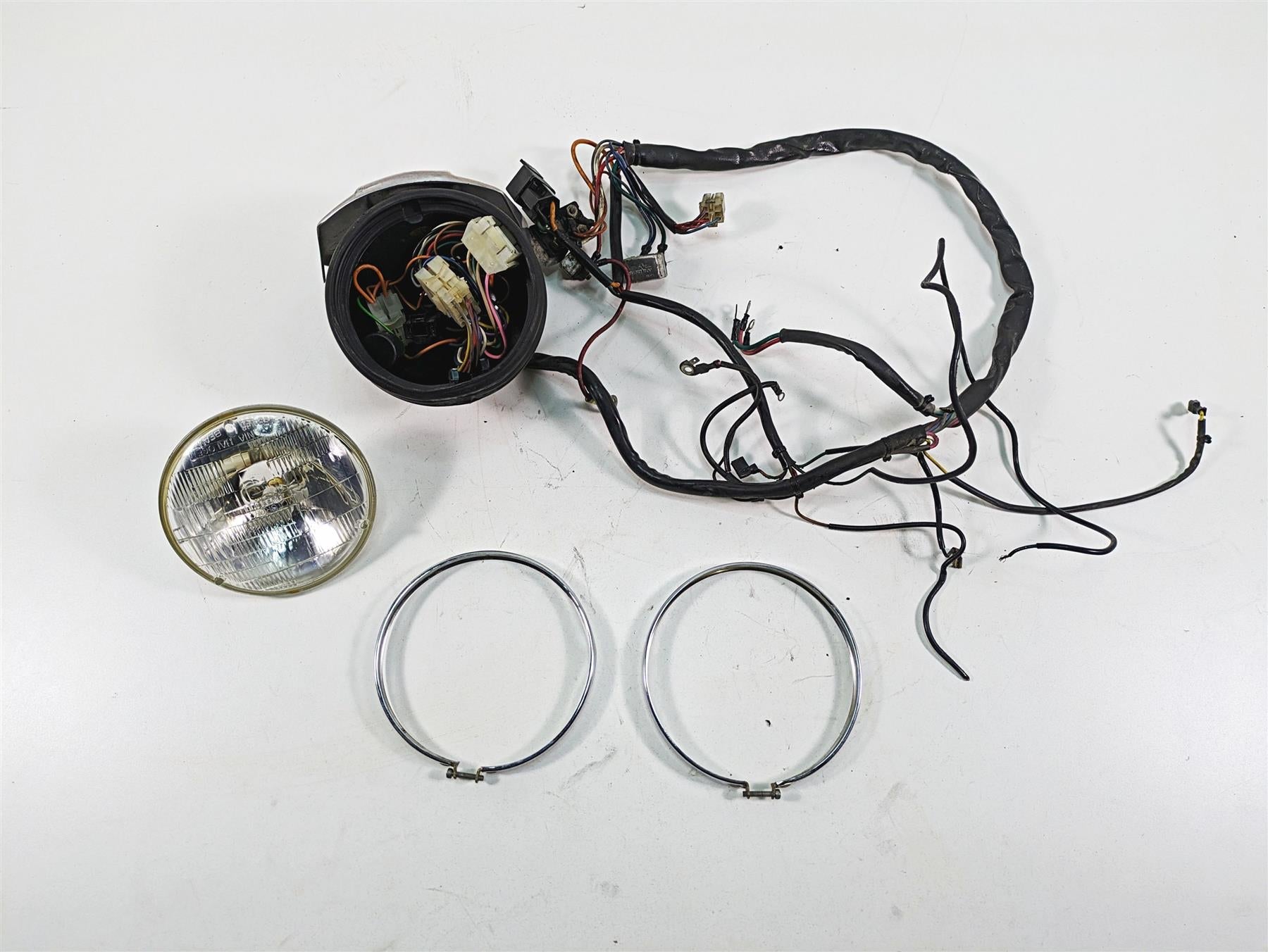 1986 Harley Sportster XLH 883 Main Wiring Harness + Headlight For Parts 70135-86 {{ shop.shopifyCountryName }} - Mototech271