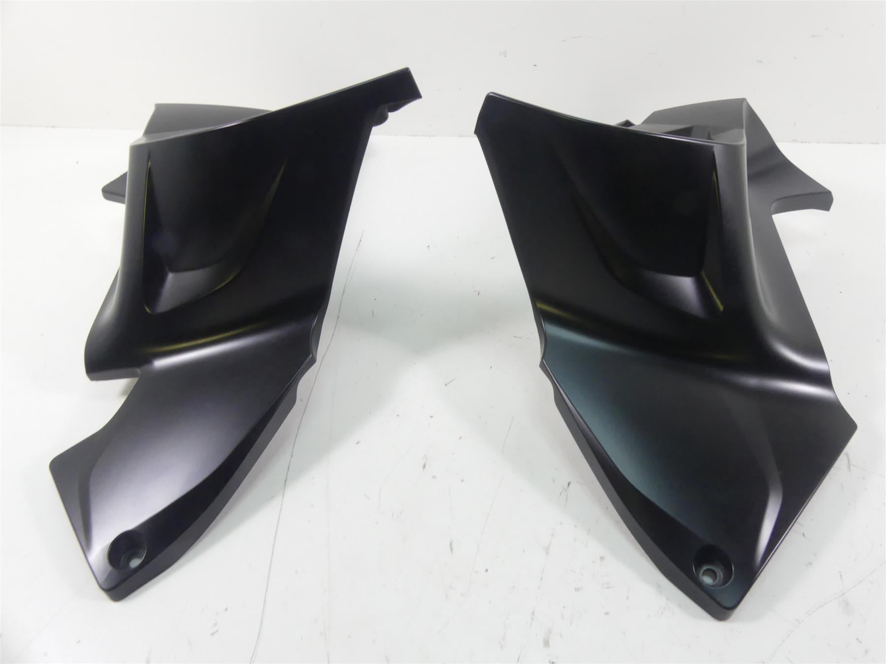 2017 BMW R1200RT K52 Left & Right Engine Fairing Cover 46638533580 46638533579 {{ shop.shopifyCountryName }} - Mototech271