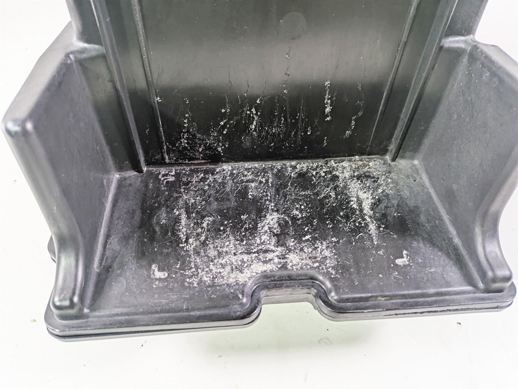 2010 BMW R1200GS K25 Air Box + Tubes & Front Air Ram 13717720354 {{ shop.shopifyCountryName }} - Mototech271