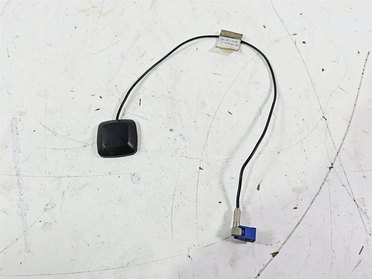 2007 Harley Touring FLHTCU SE CVO E-Glide Gps Antenna 76000222 {{ shop.shopifyCountryName }} - Mototech271