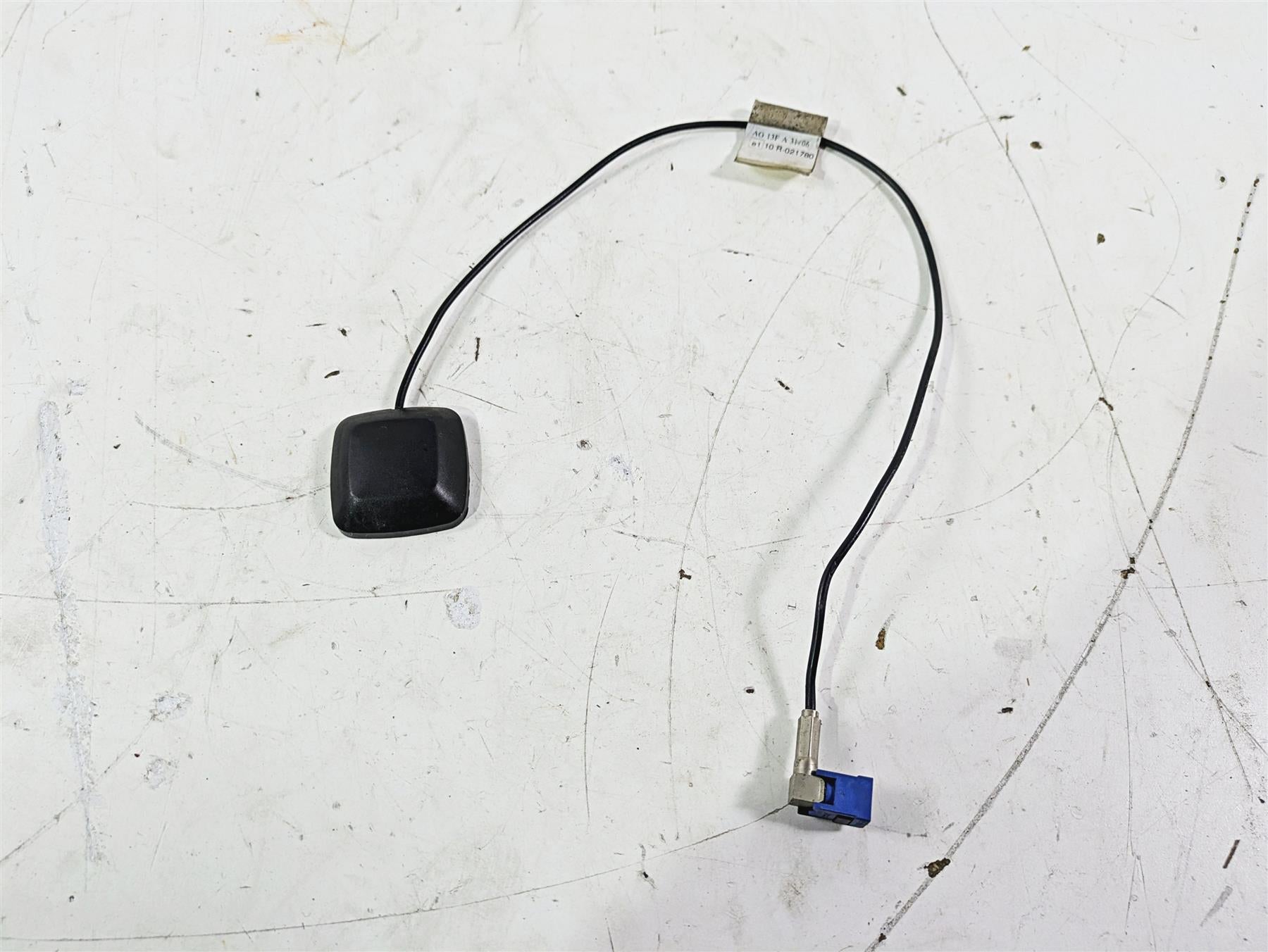 2007 Harley Touring FLHTCU SE CVO E-Glide Gps Antenna 76000222 {{ shop.shopifyCountryName }} - Mototech271