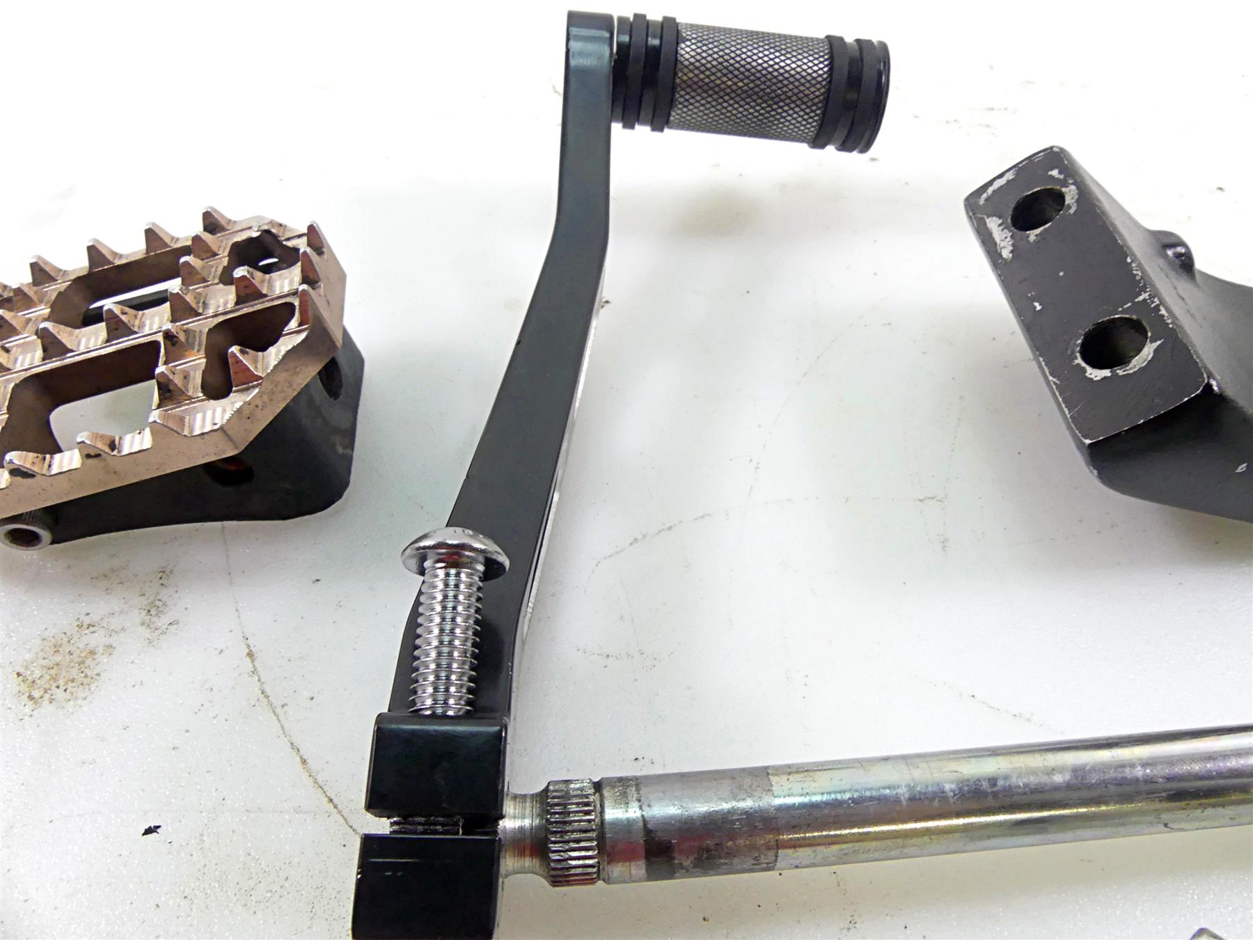 2017 Harley Dyna FXDB Street Bob Bungking Grabber MX Footpeg Shifter Set GRAB-G {{ shop.shopifyCountryName }} - Mototech271