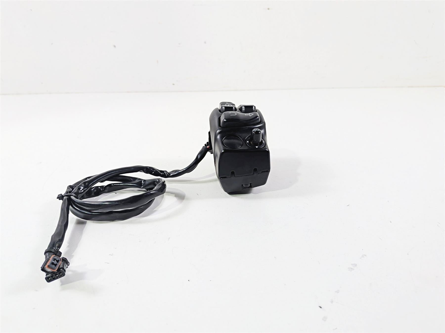 2020 Harley Touring FLTRK Road Glide Right Hand Control Switch Boom Gts 71500501 {{ shop.shopifyCountryName }} - Mototech271