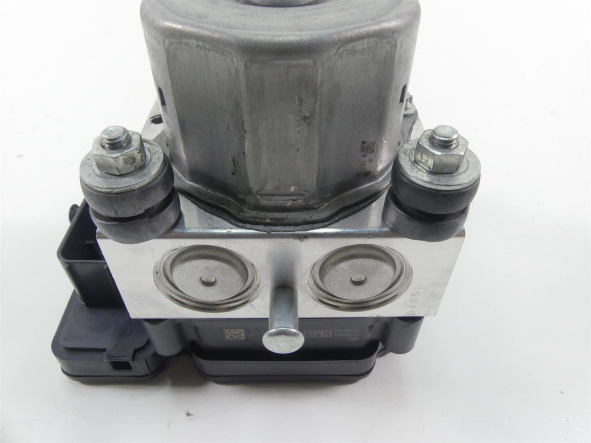 2016 Harley Touring FLHTP Electra Glide Abs Brake Pump Unit Module 41100013A {{ shop.shopifyCountryName }} - Mototech271