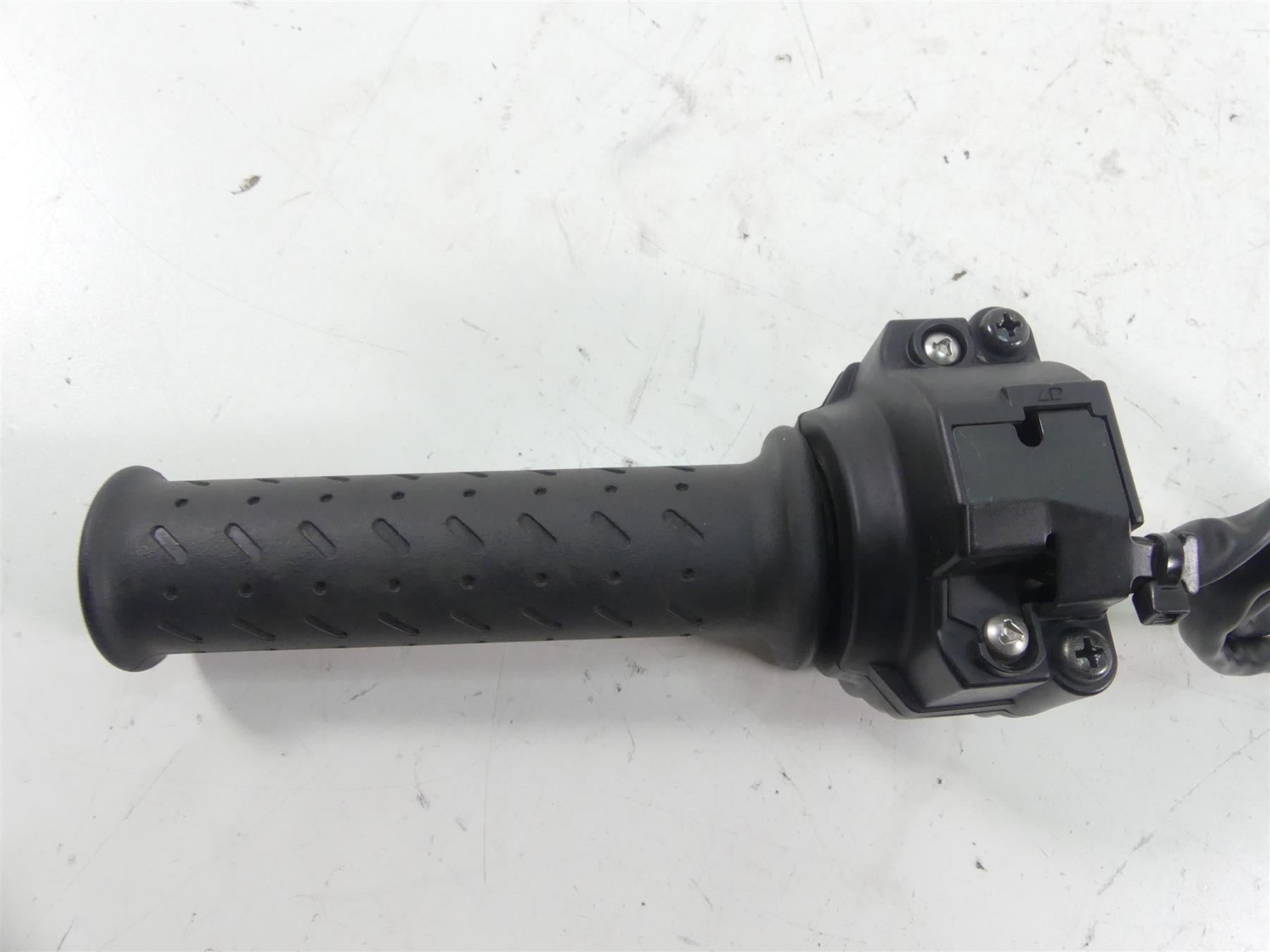 2017 Triumph Thruxton 1200 R Fly Ride By Wire Throttle Grip Handle Set T2044045 {{ shop.shopifyCountryName }} - Mototech271